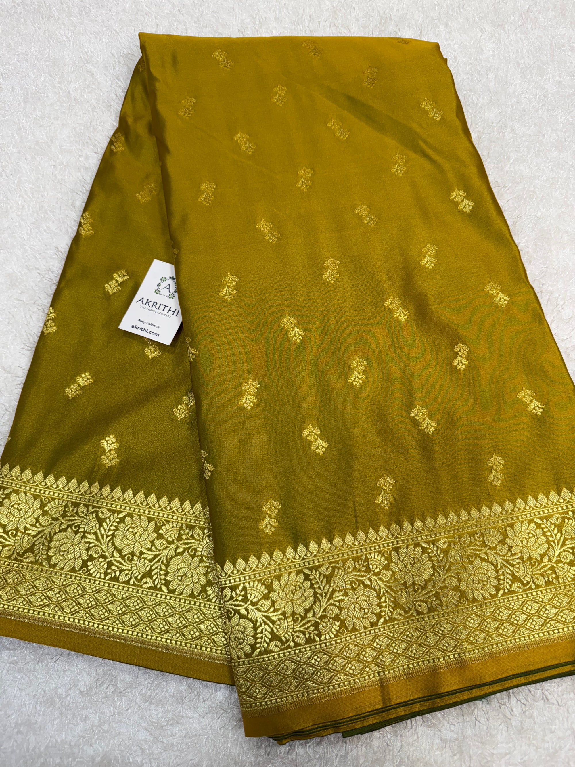 Pure Banarasi brocade fabric with border