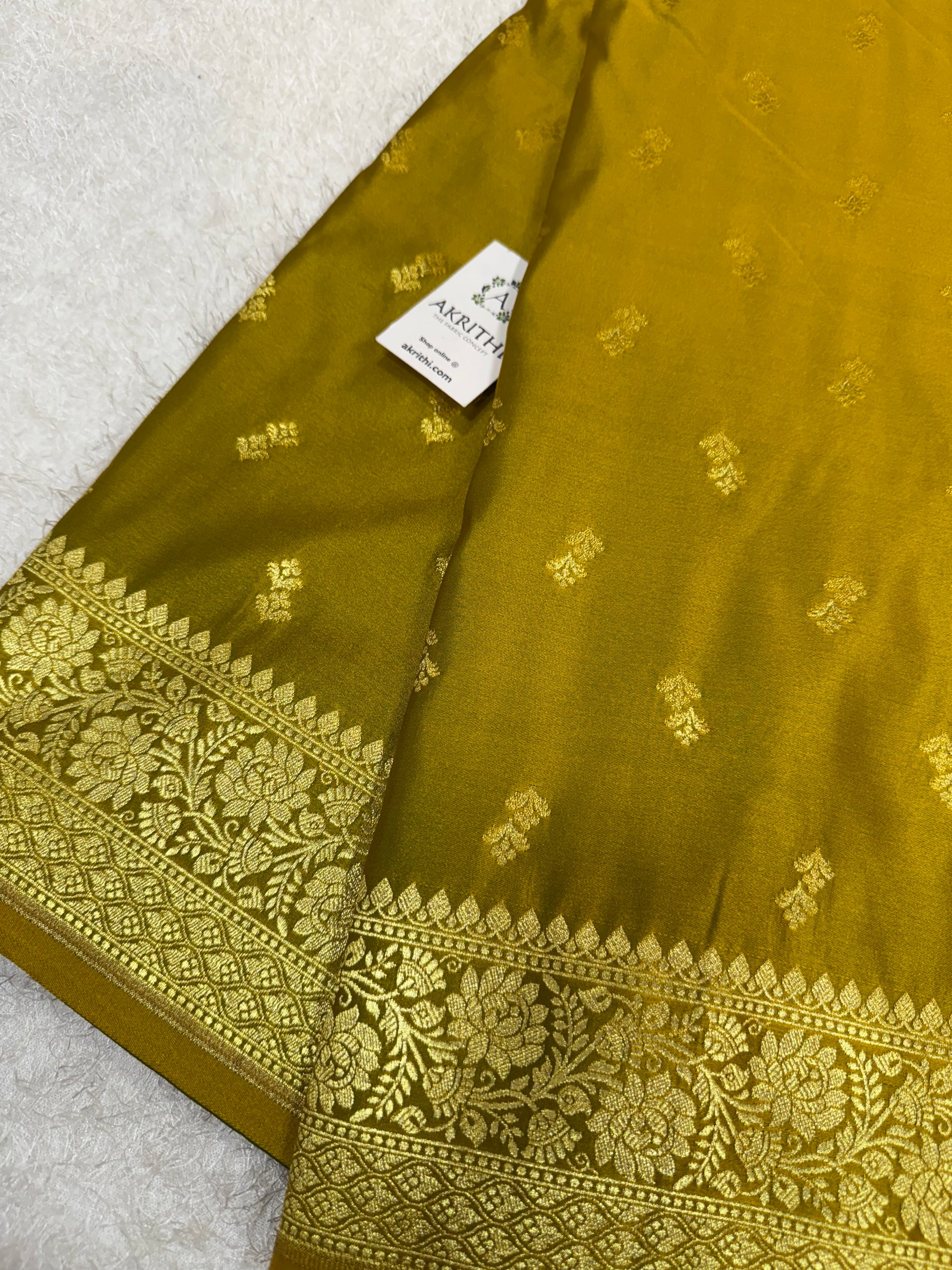 Pure Banarasi brocade fabric with border