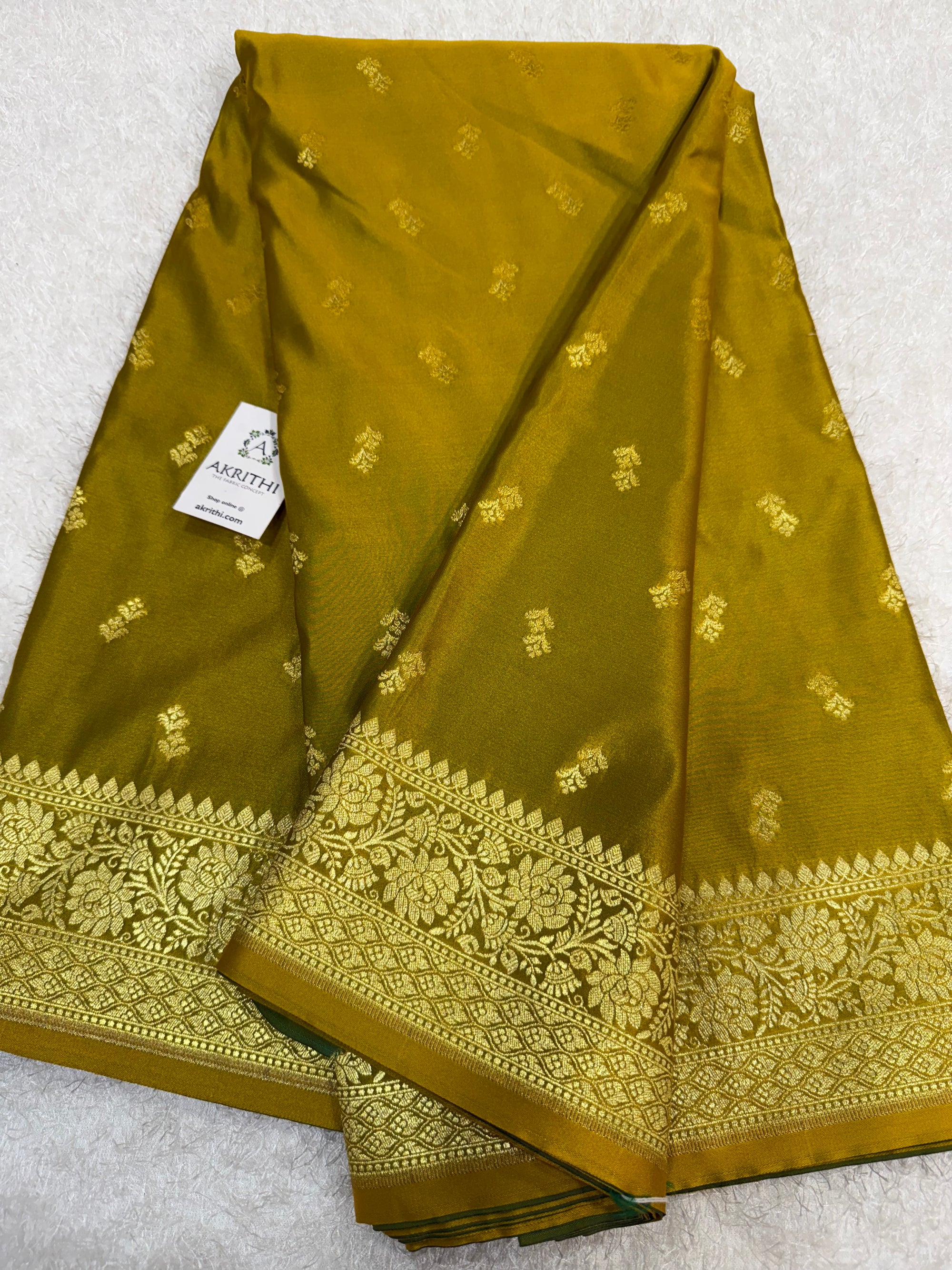 Pure Banarasi brocade fabric with border
