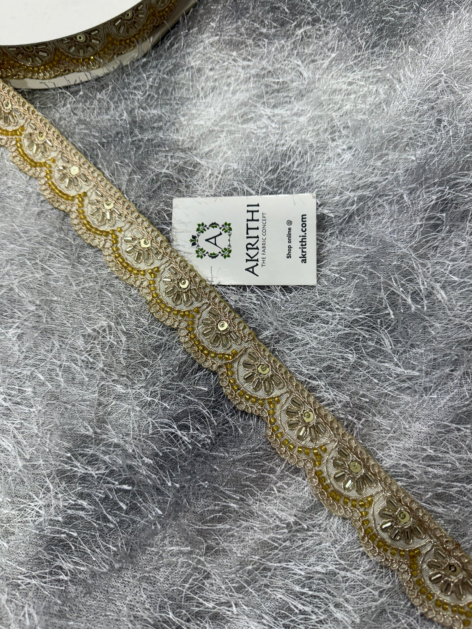 Embroidered lace 9 metres roll