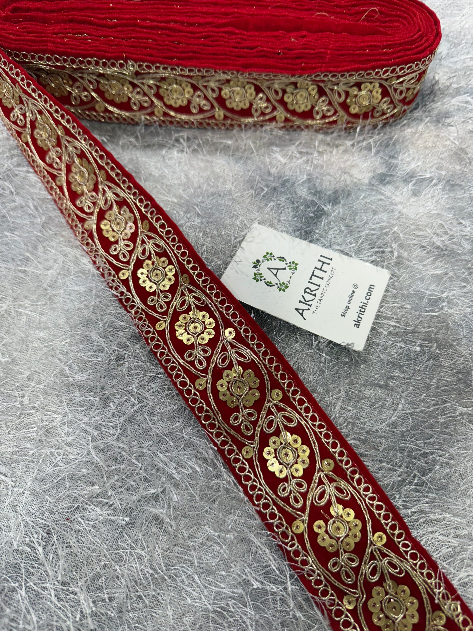 Embroidered lace 9 metres roll