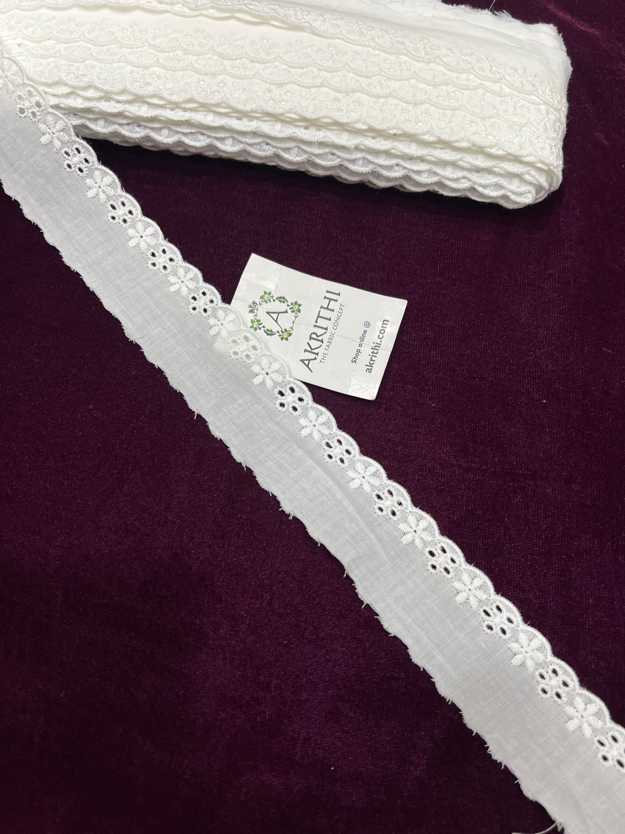 Lace per yard