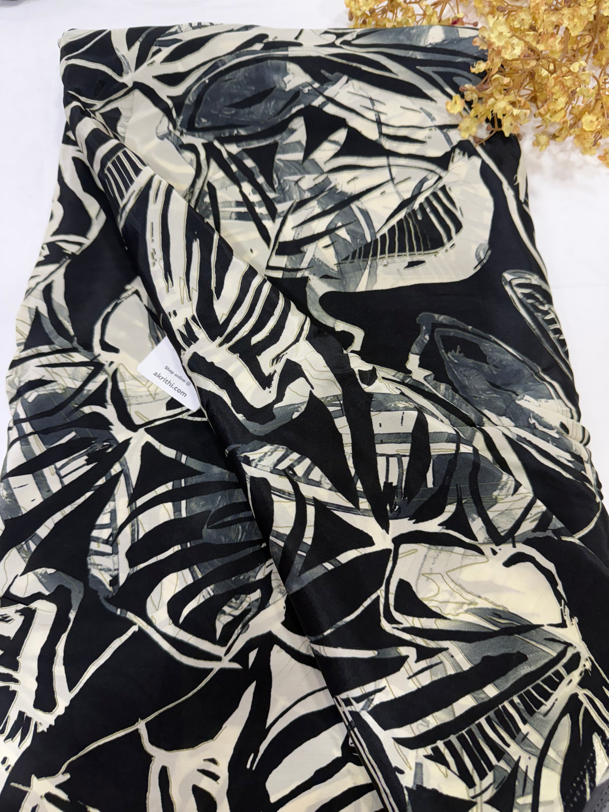 Digital floral printed pure crepe fabric