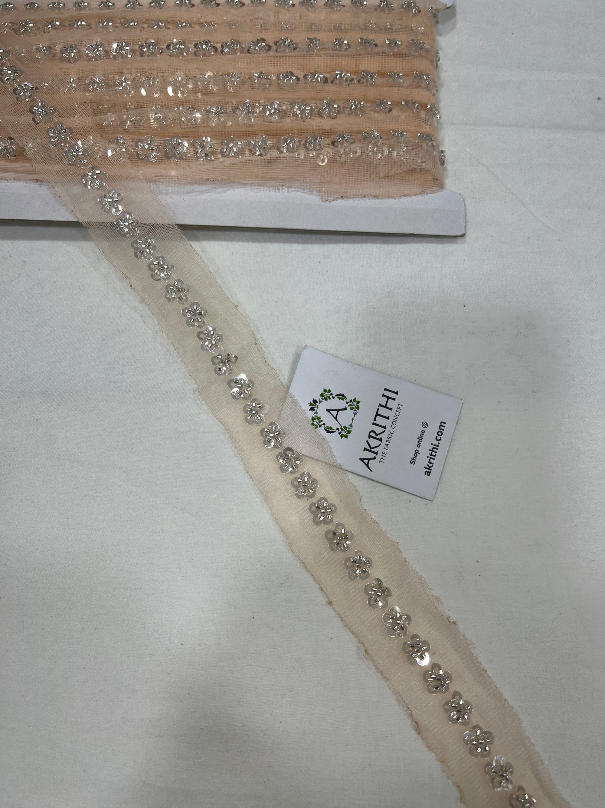 Embroidered lace 9 metres roll