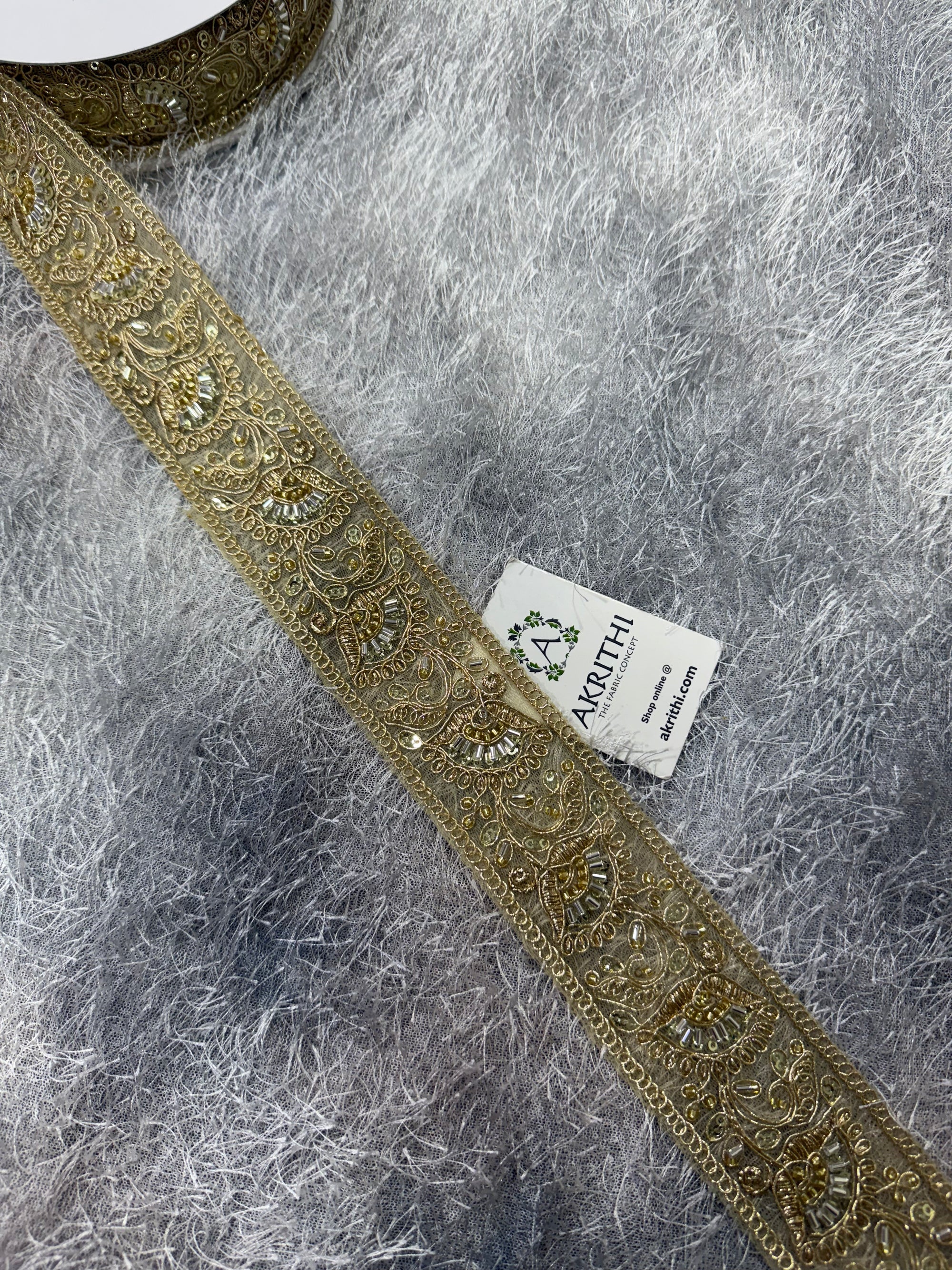 Embroidered gold lace 9 metres roll