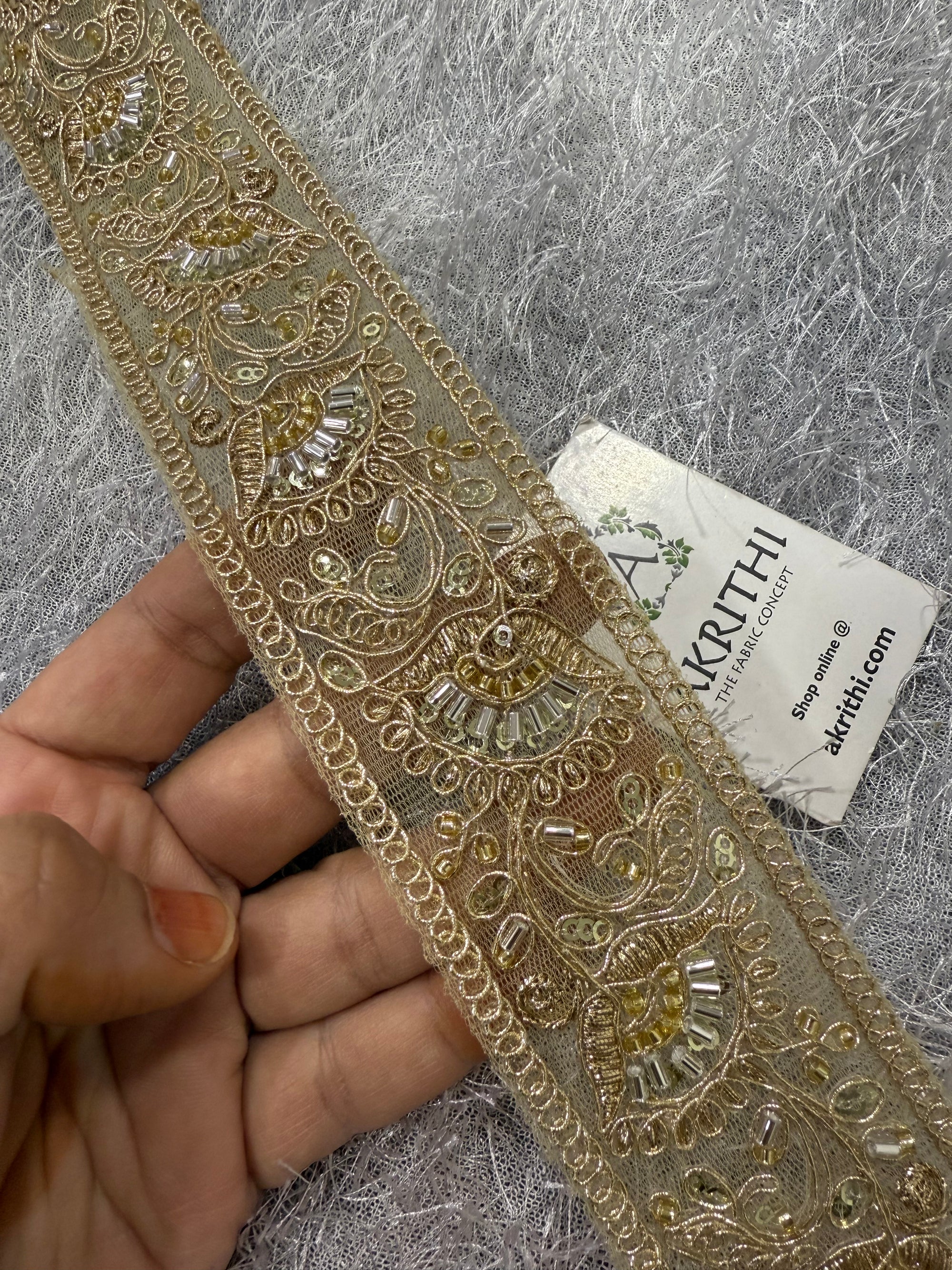 Embroidered gold lace 9 metres roll