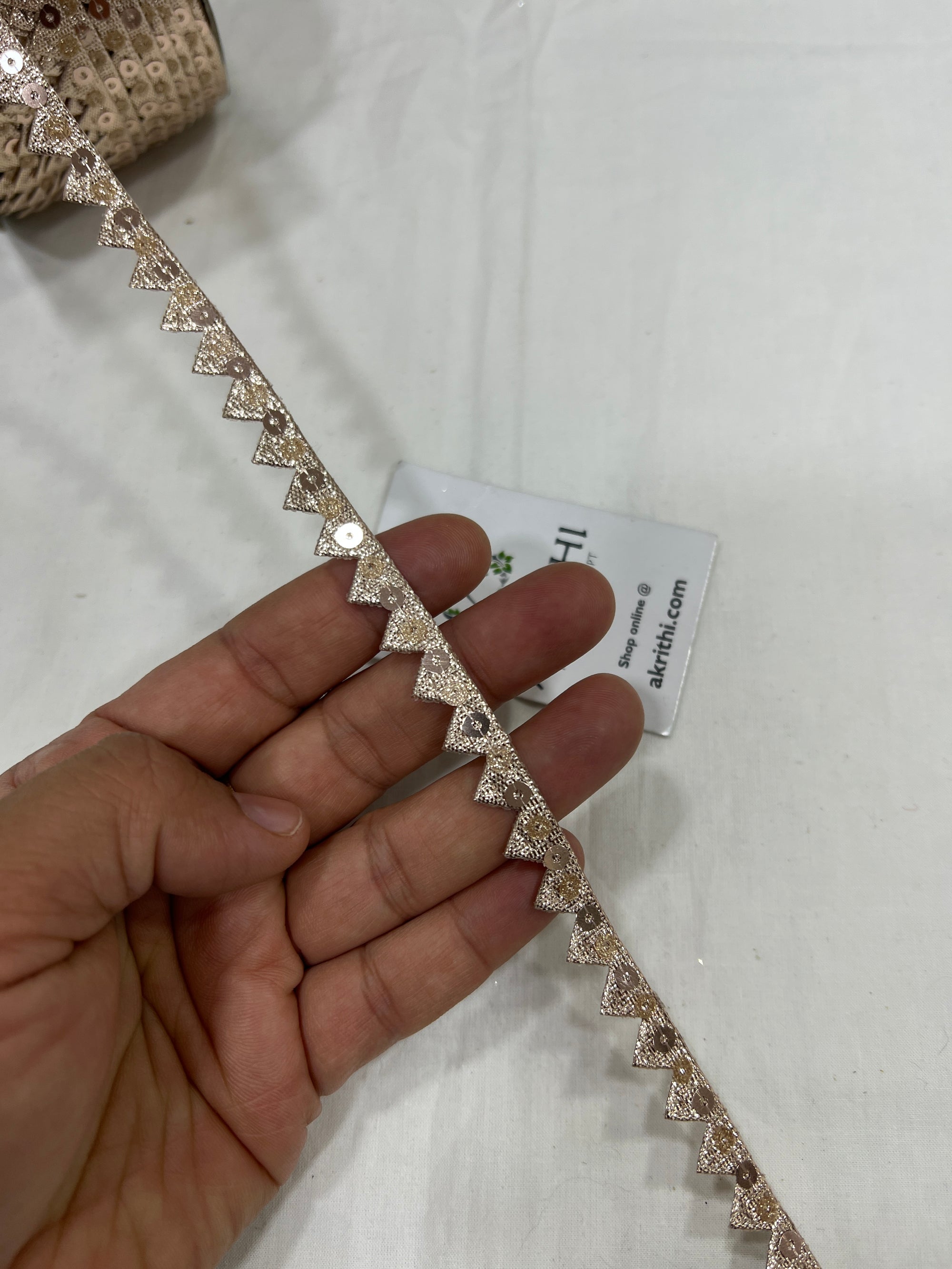 Lace per metre
