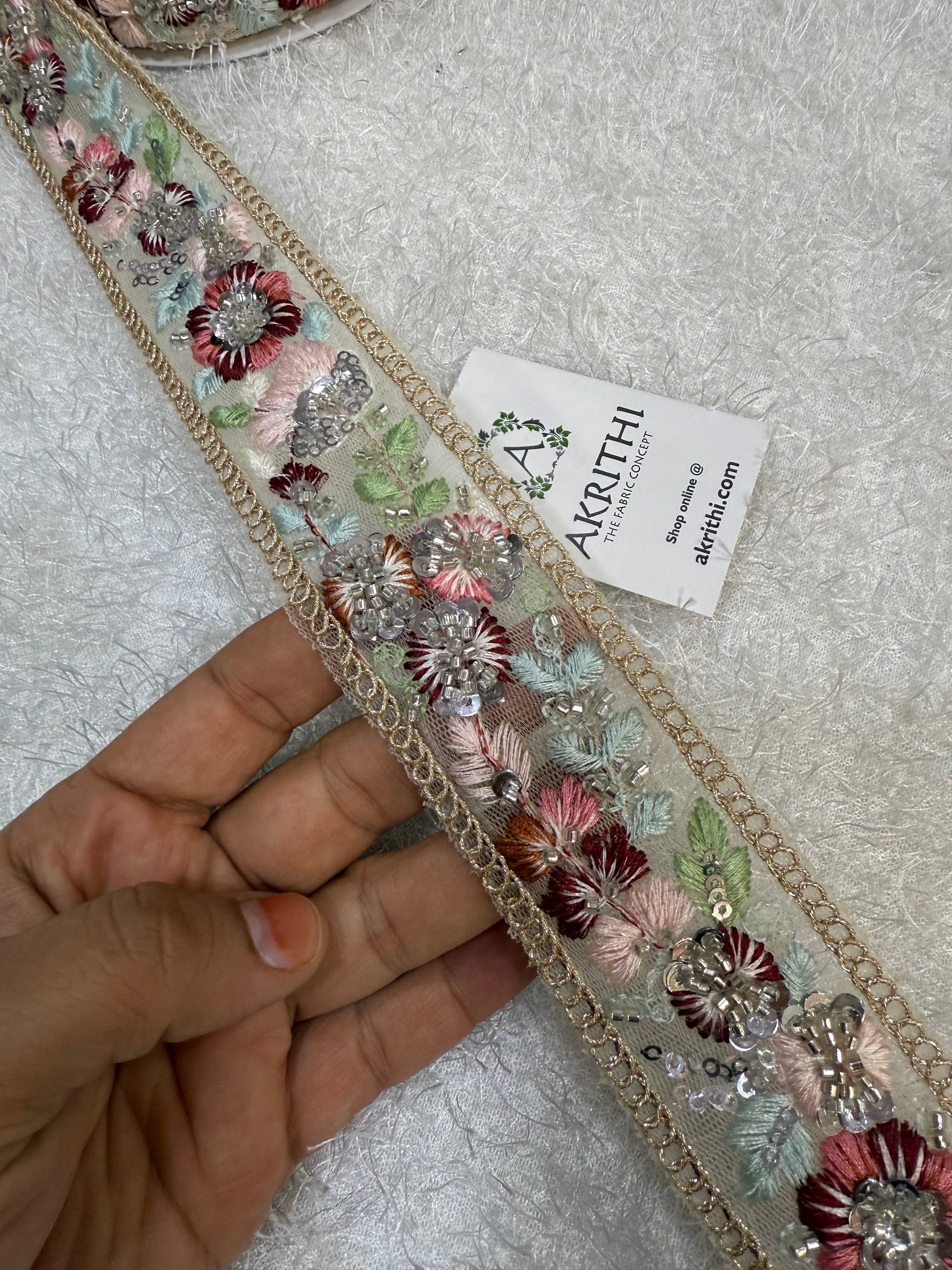Embroidered lace 9 metres roll