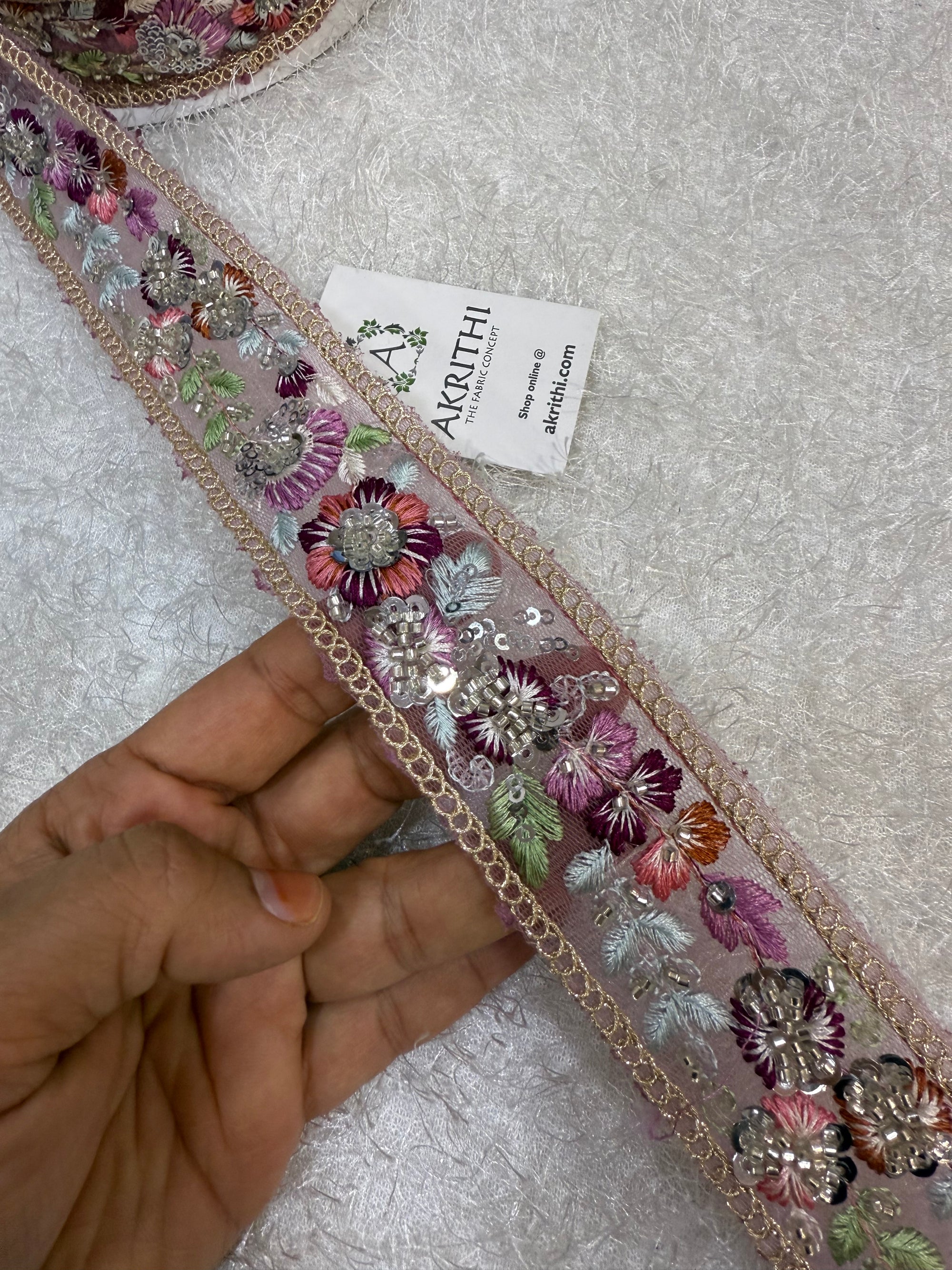 Embroidered lace 9 metres roll