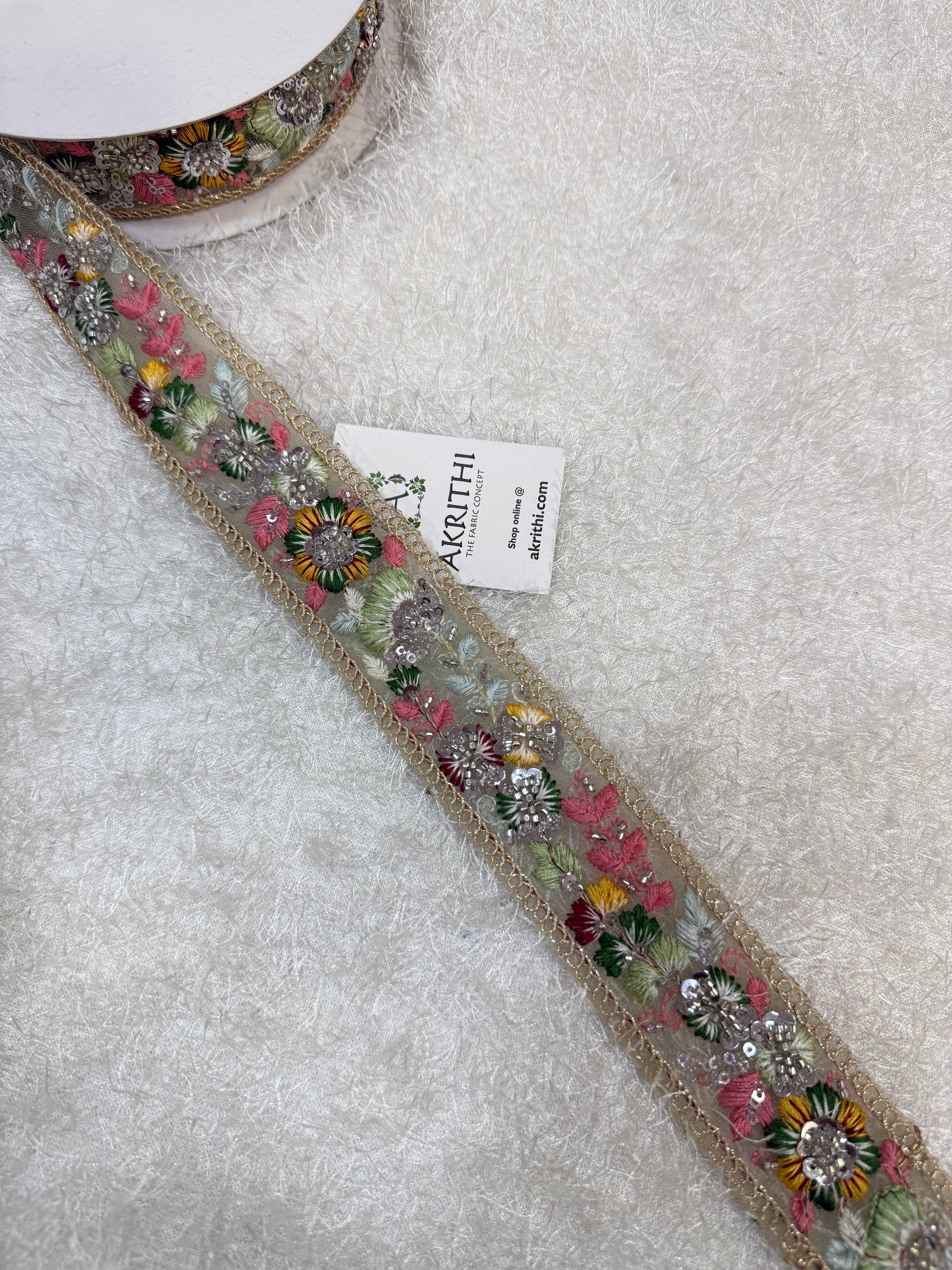 Embroidered lace 9 metres roll