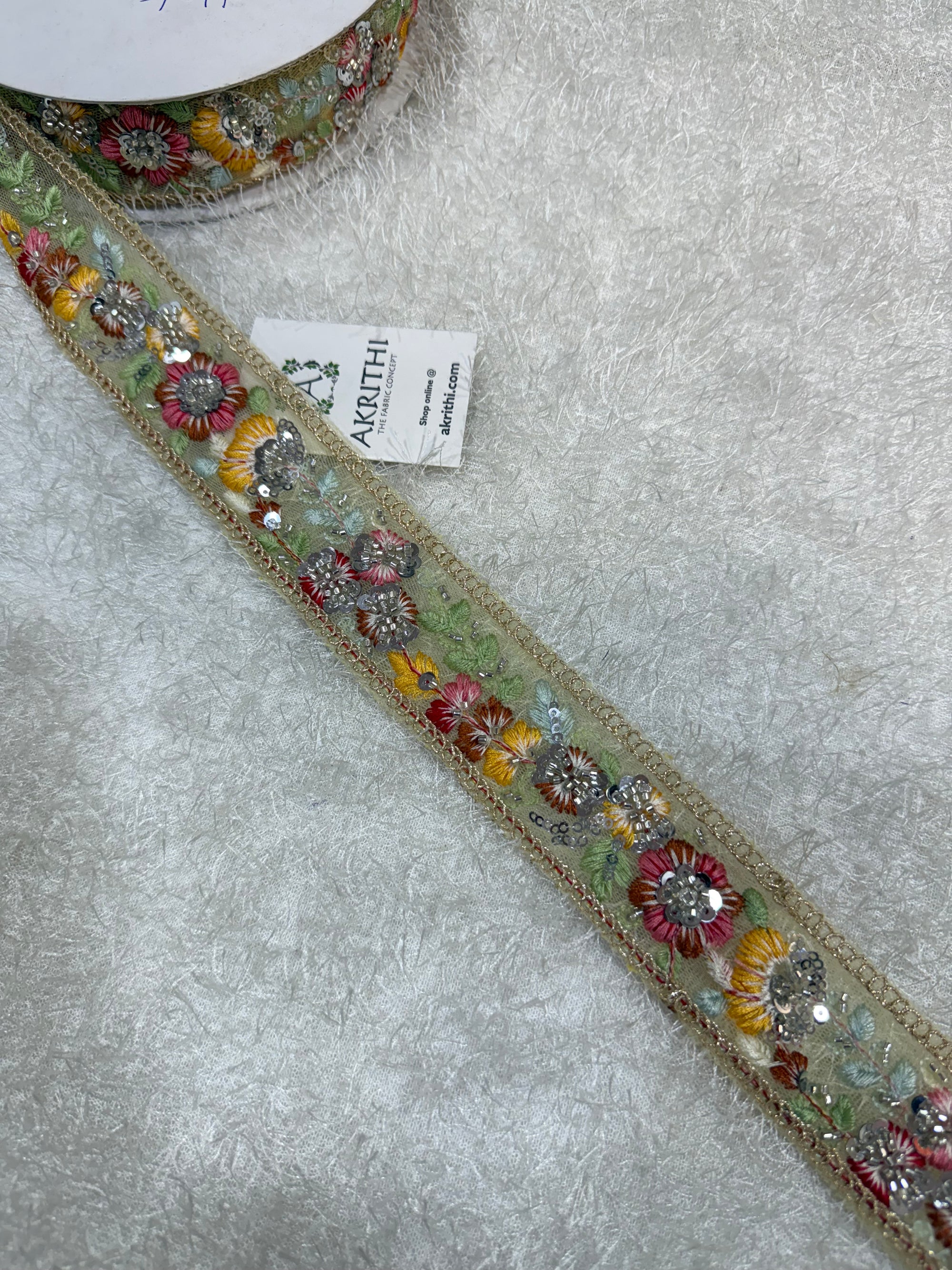 Embroidered lace 9 metres roll