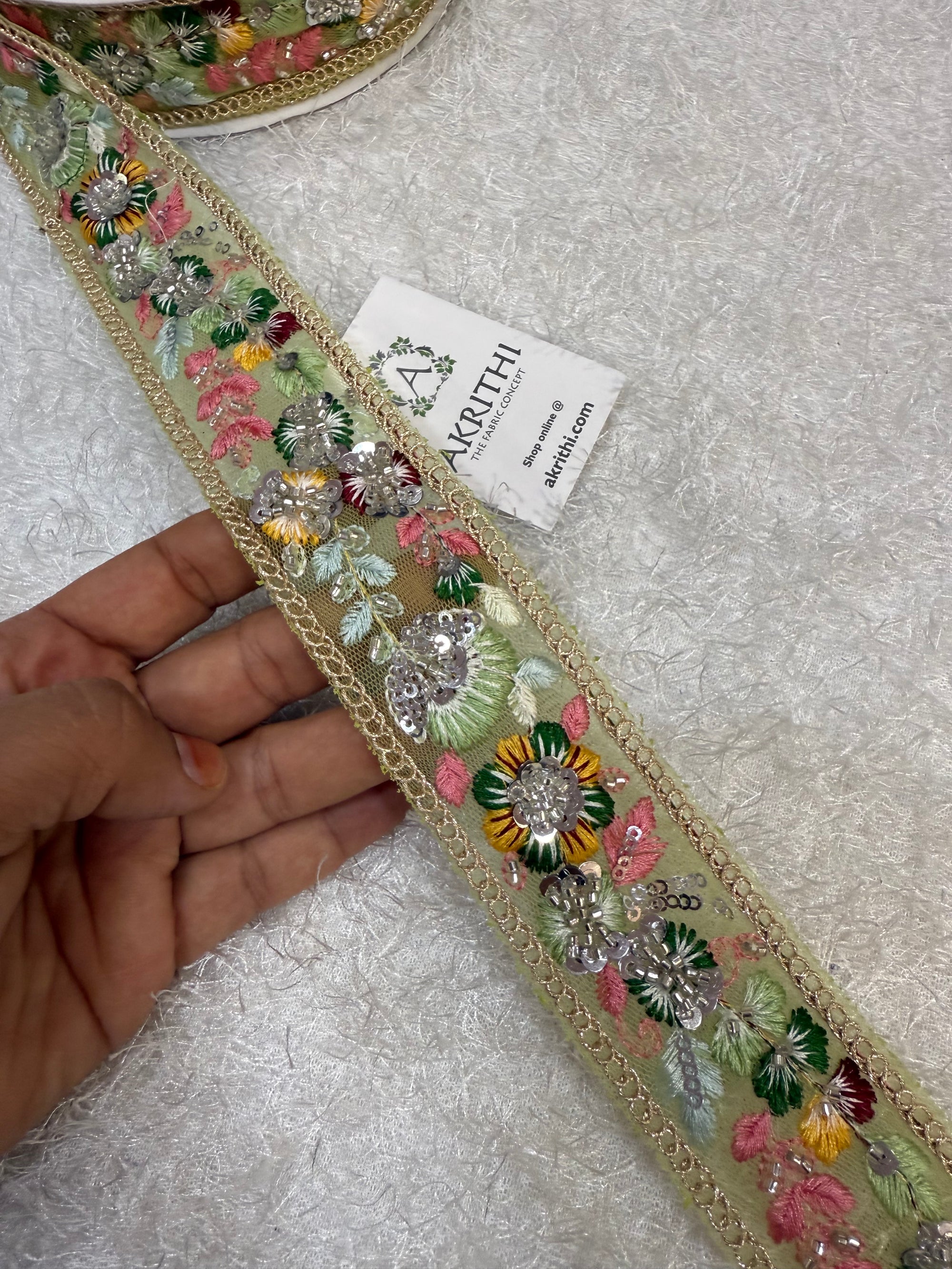 Embroidered lace 9 metres roll