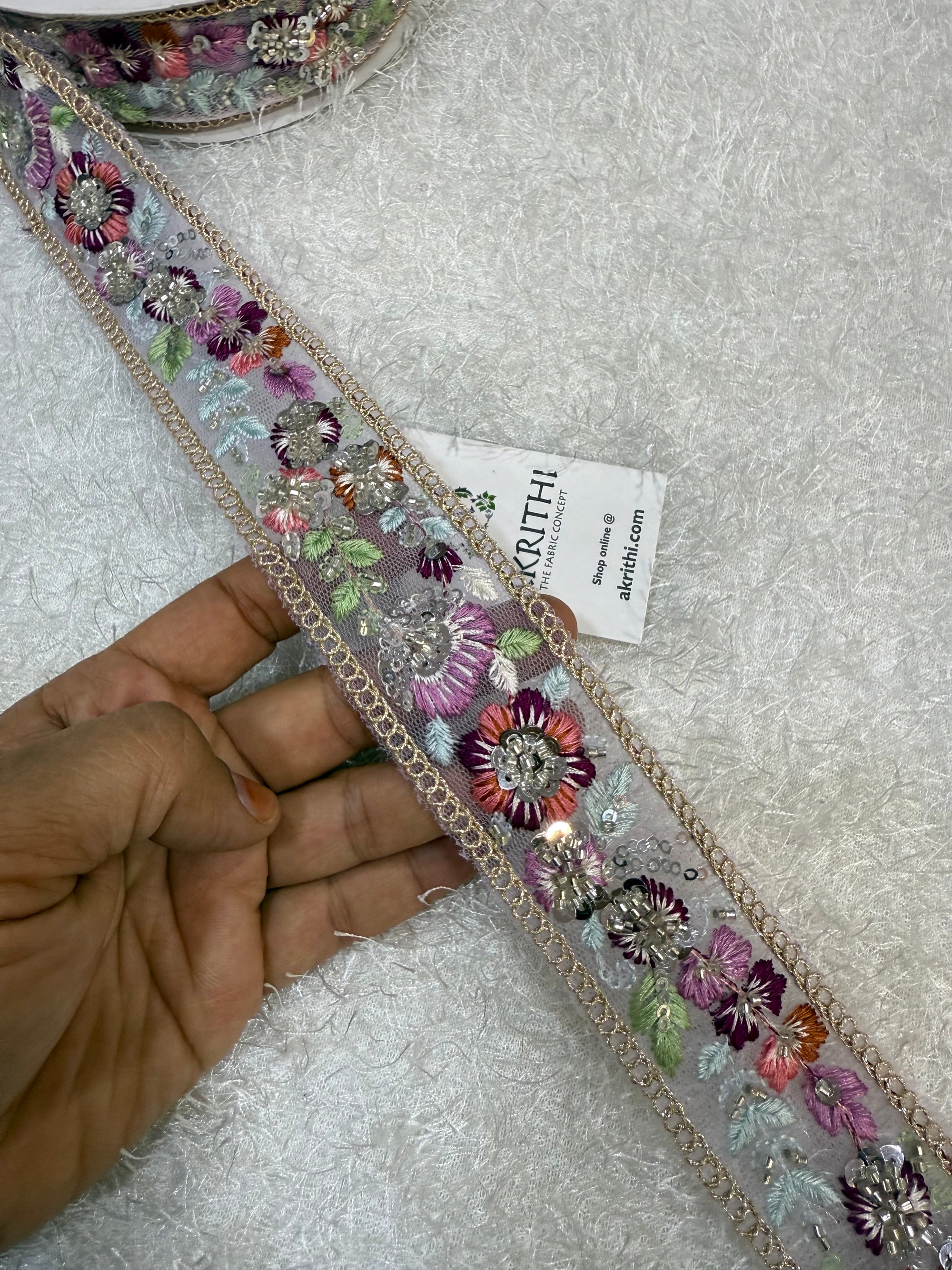 Embroidered lace 9 metres roll