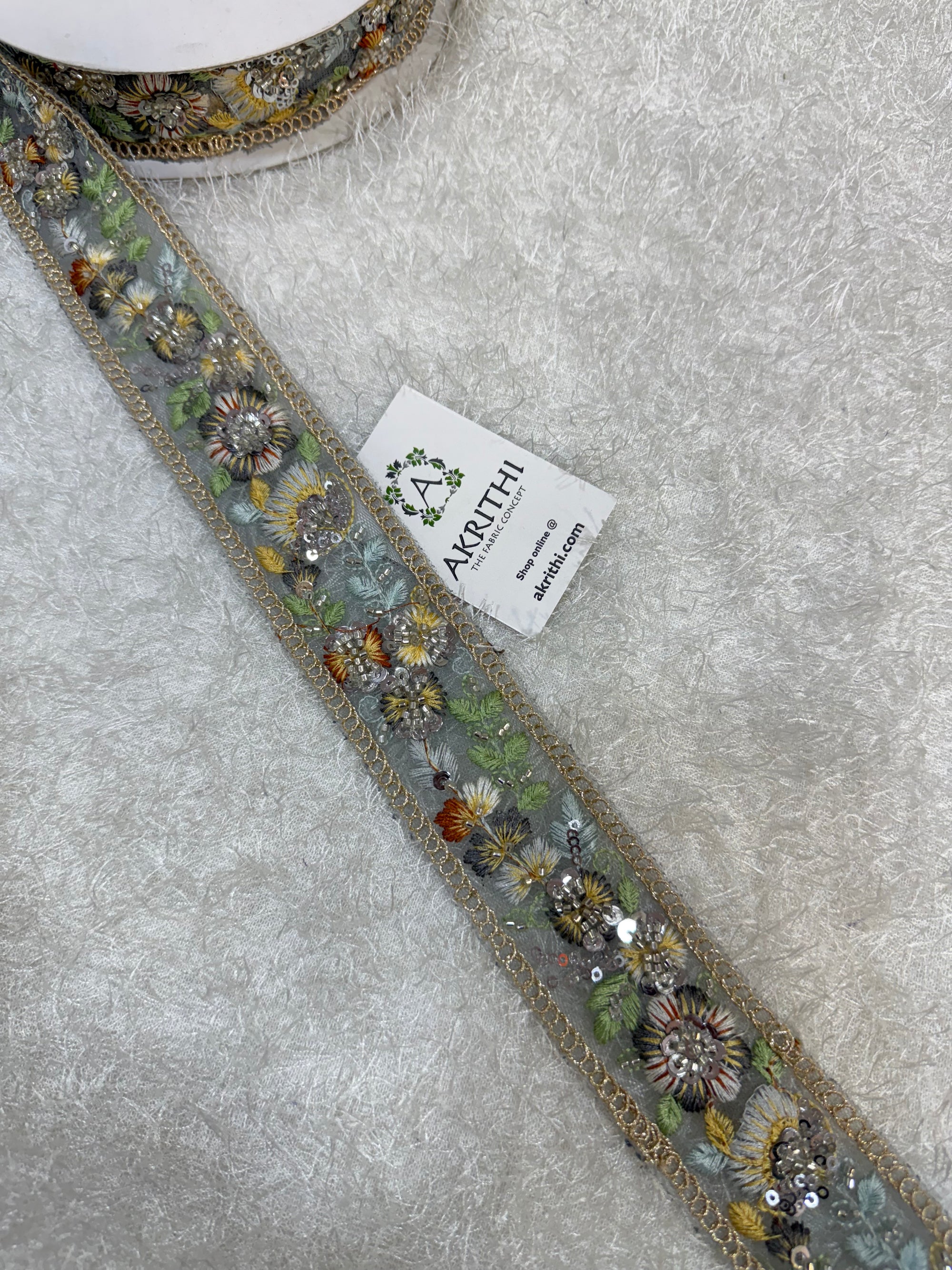 Embroidered lace 9 metres roll