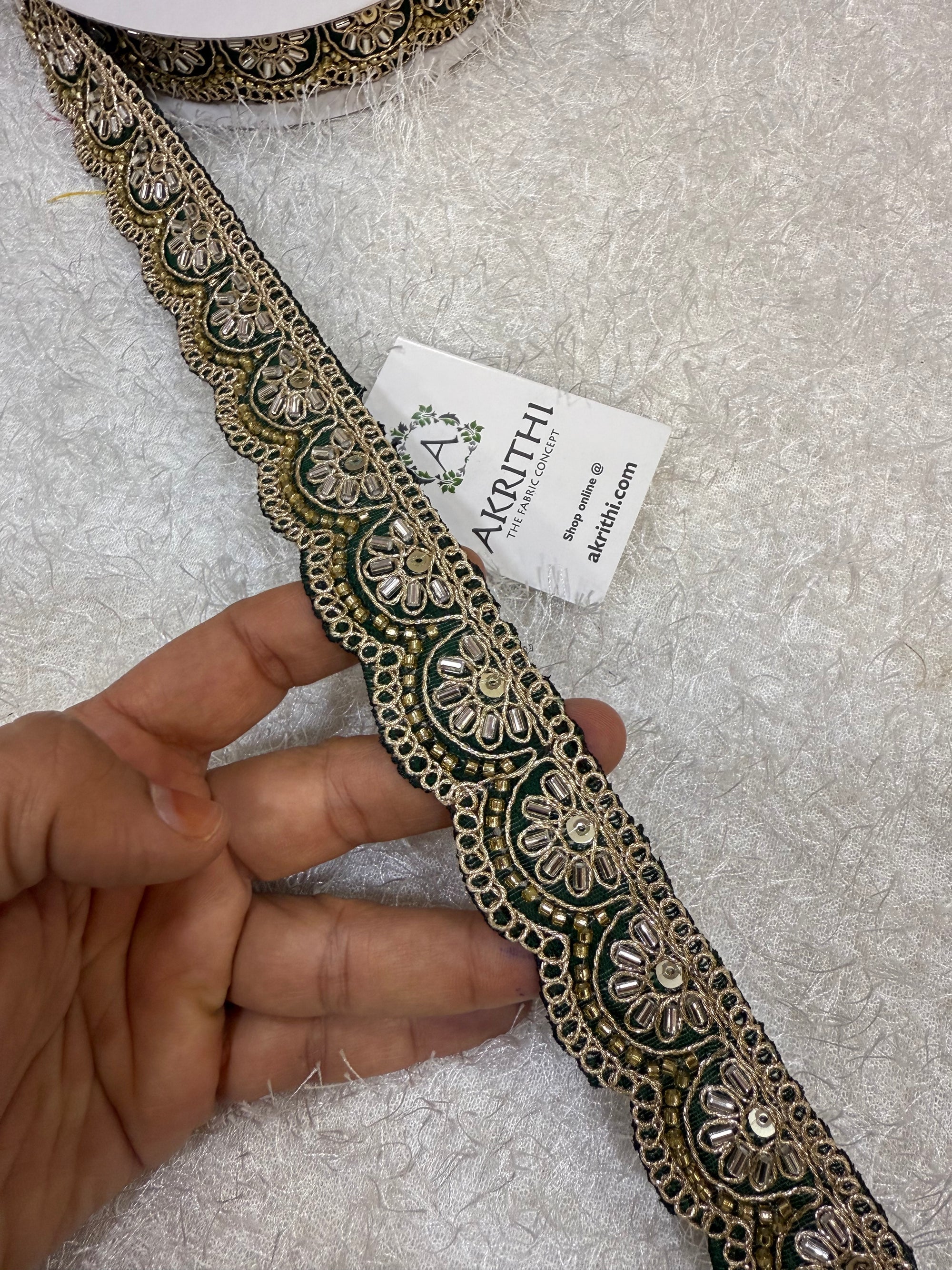 Embroidered lace 9 metres roll