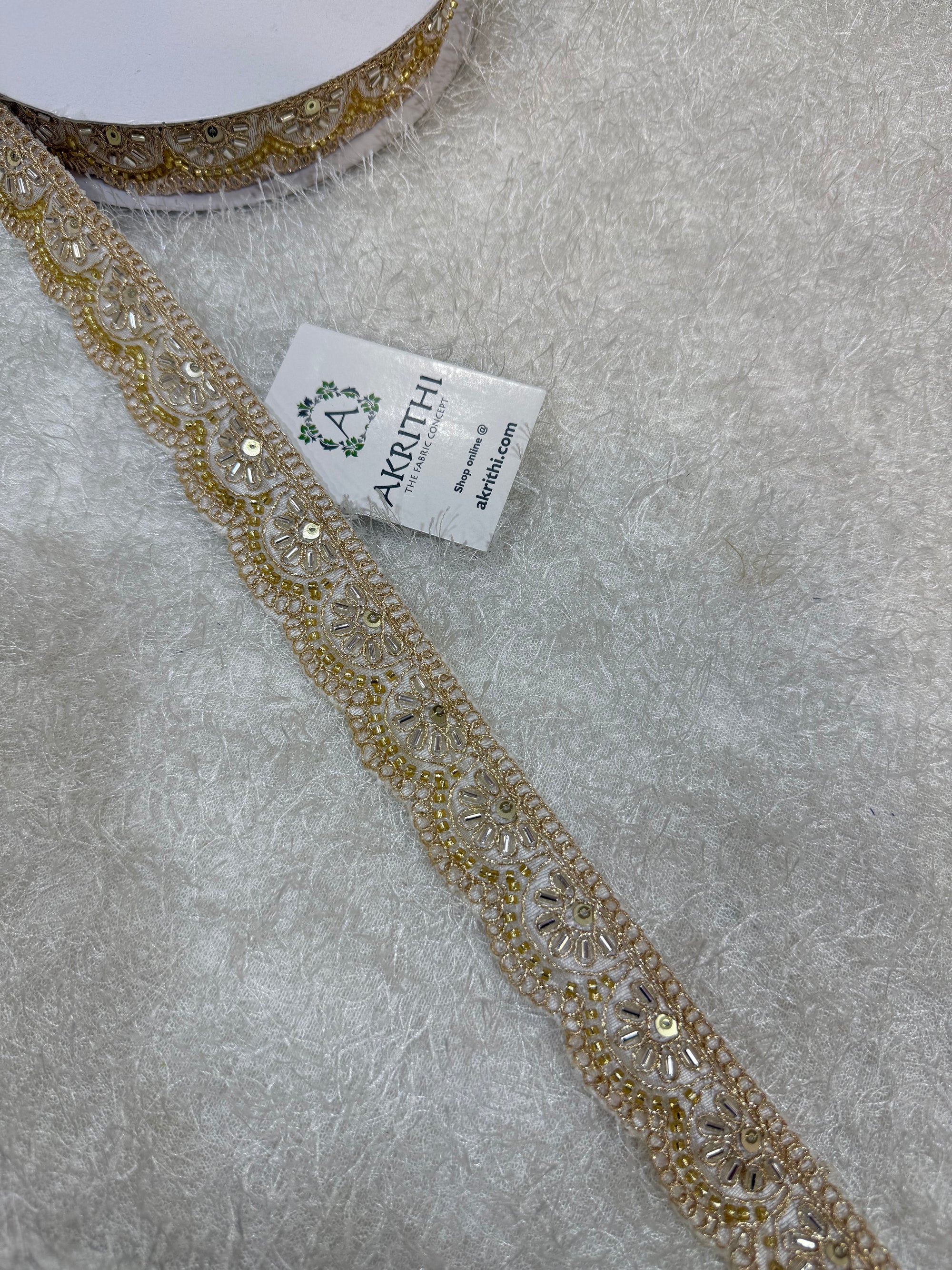 Embroidered lace 9 metres roll