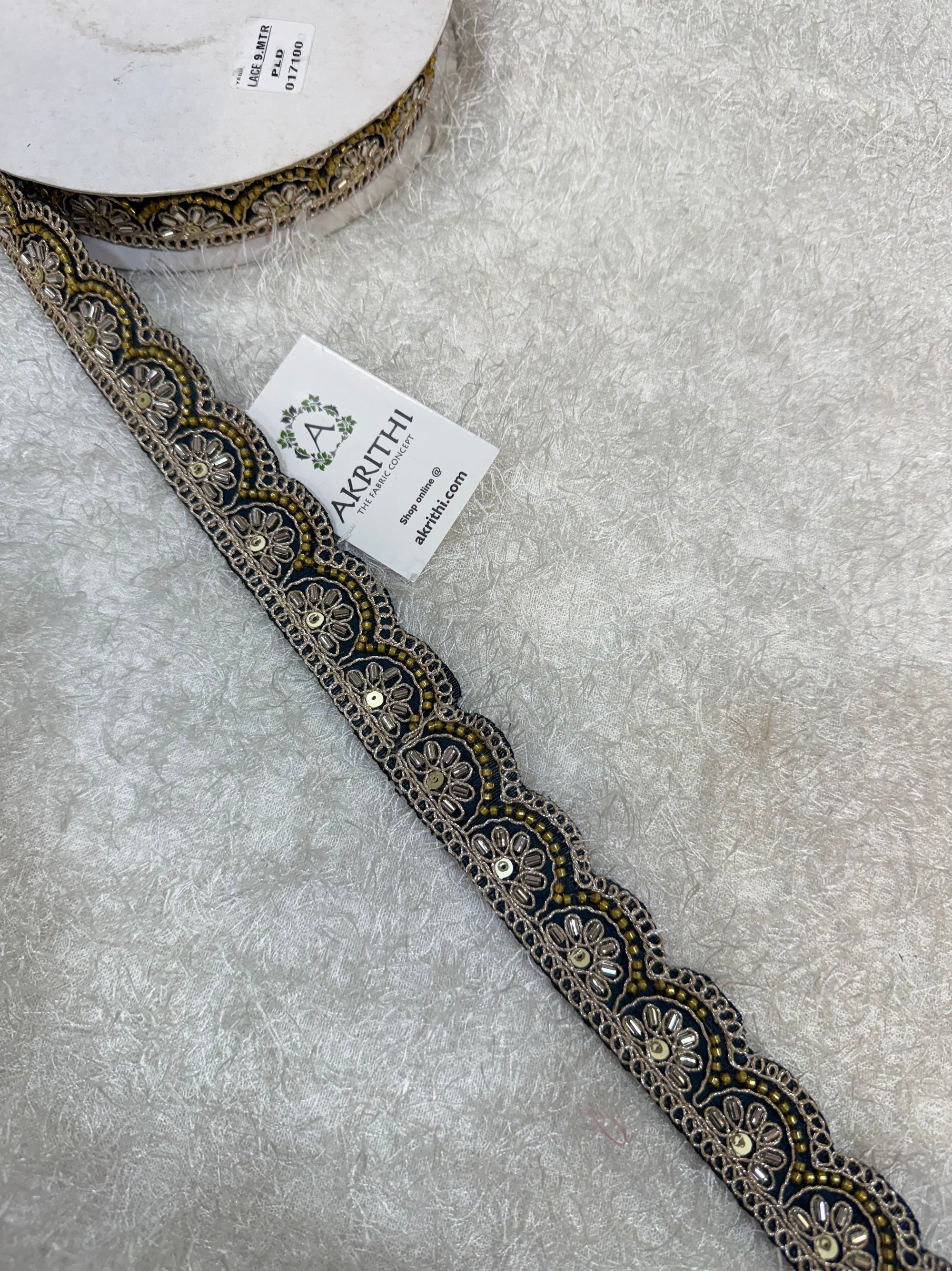 Embroidered lace 9 metres roll