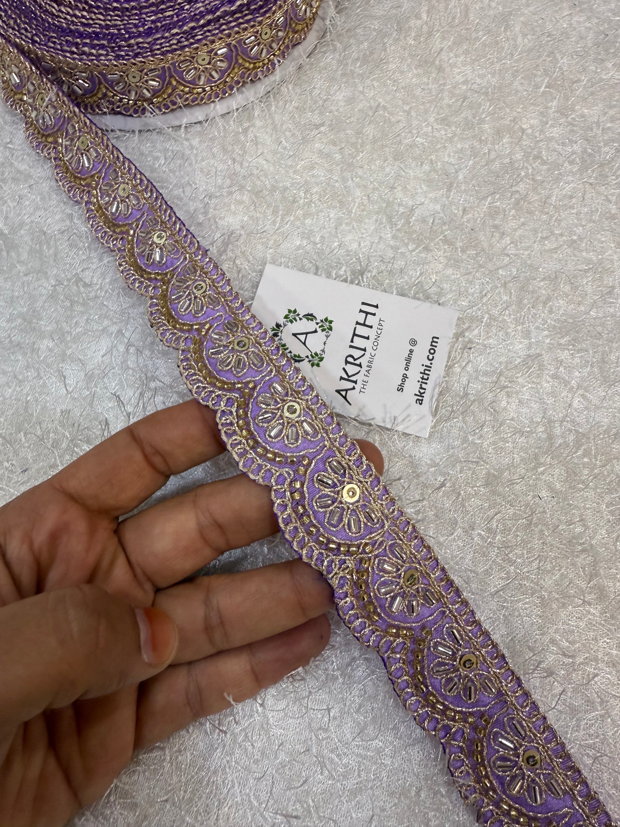 Embroidered lace 9 metres roll