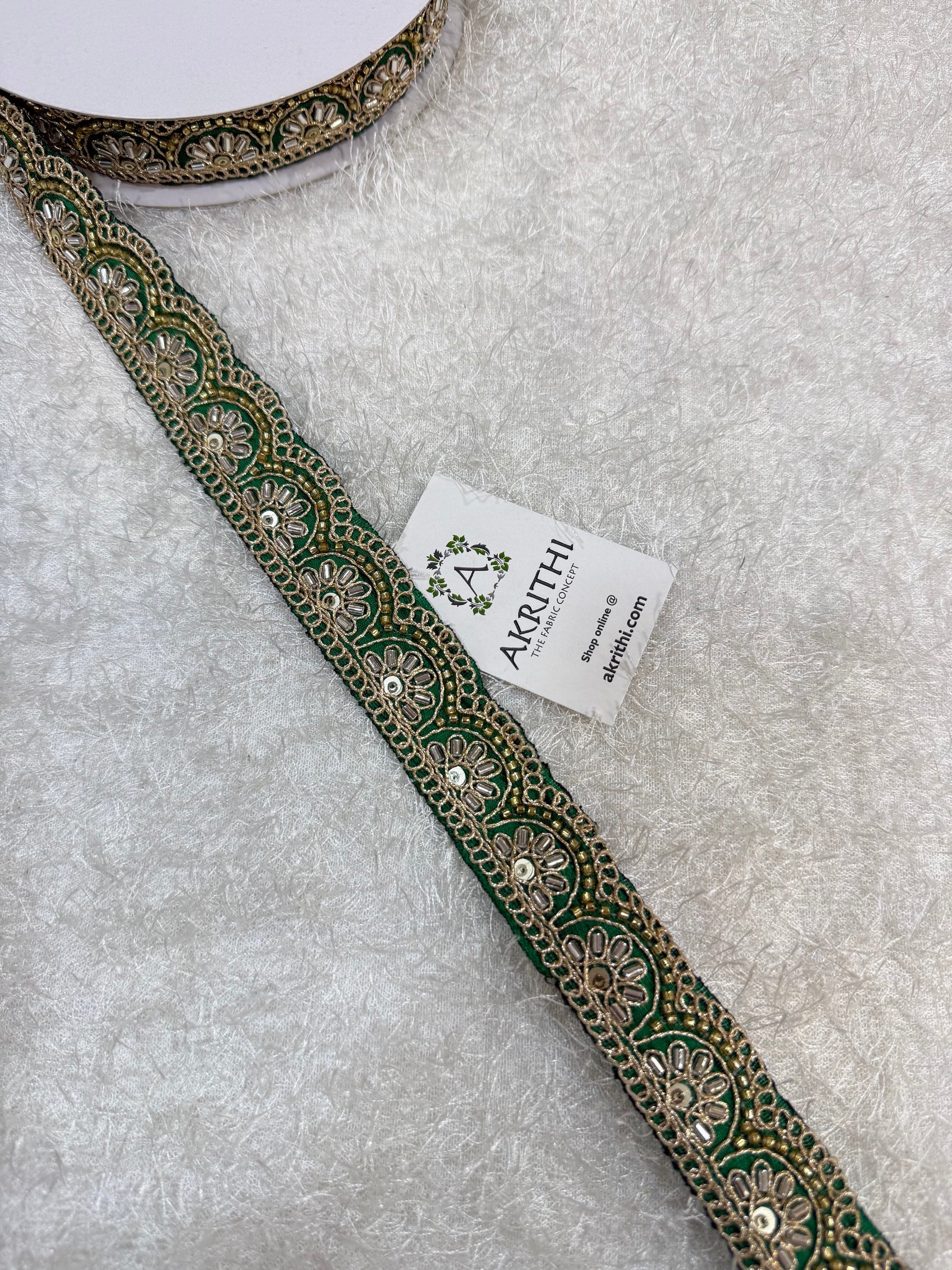 Embroidered lace 9 metres roll