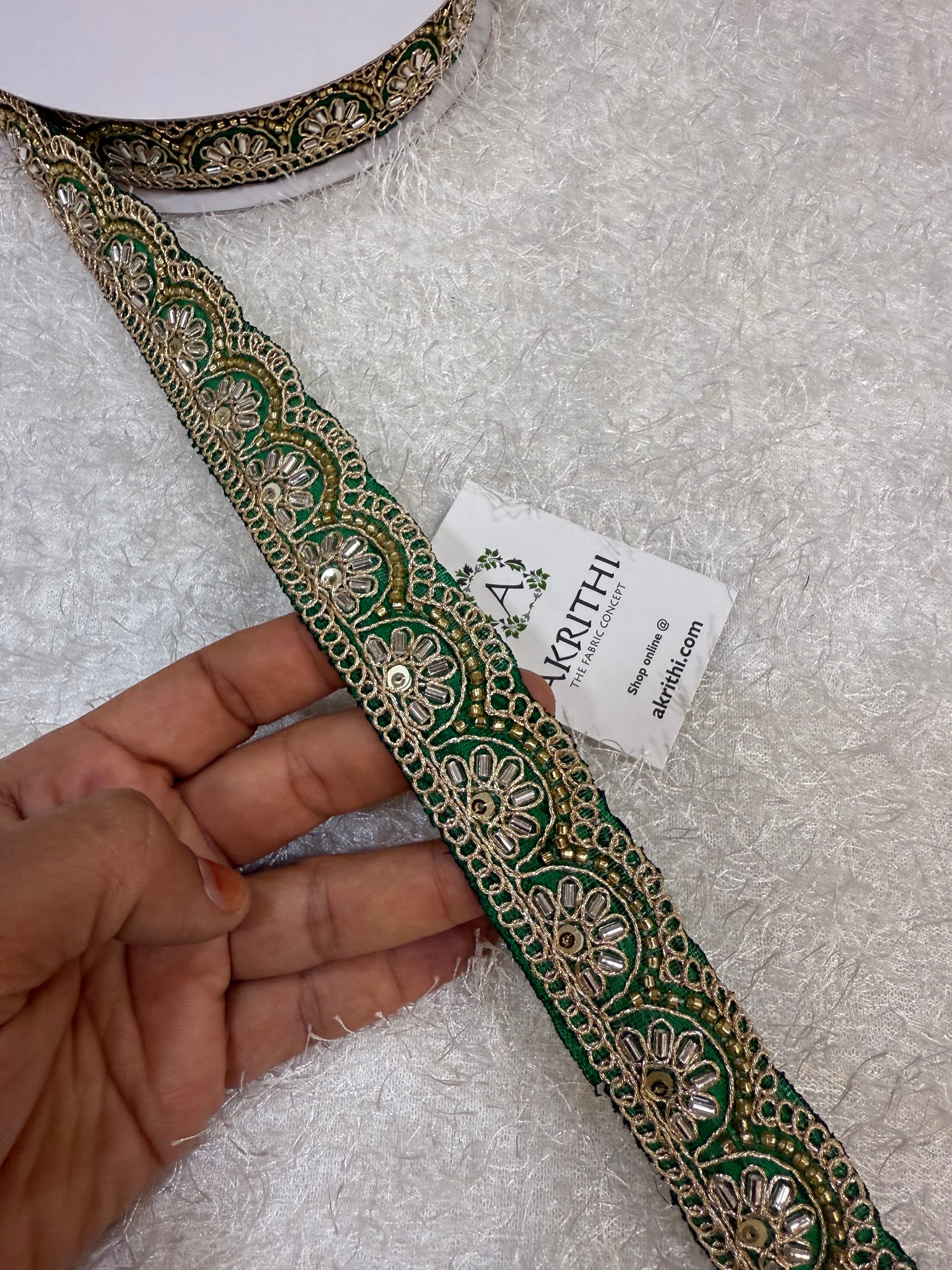 Embroidered lace 9 metres roll