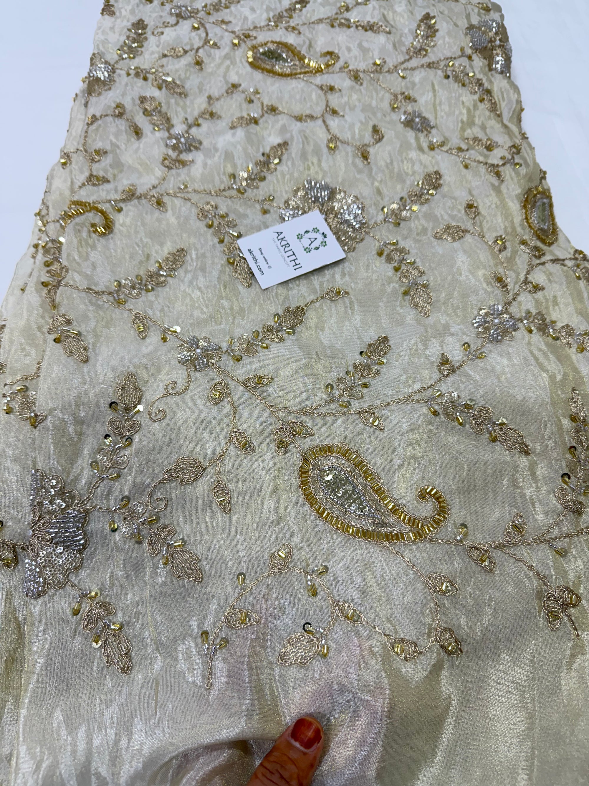 Dyeable Embroidered tissue fabric