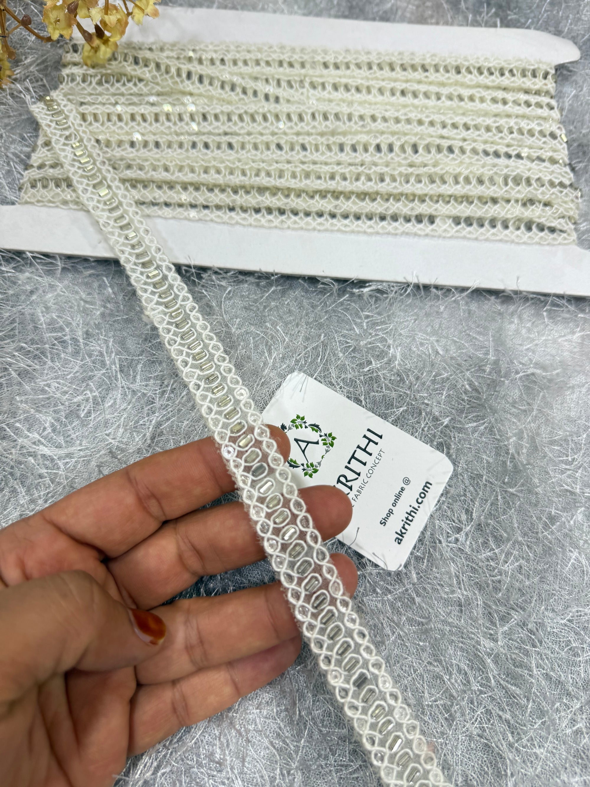Embroidered lace 9 metres roll