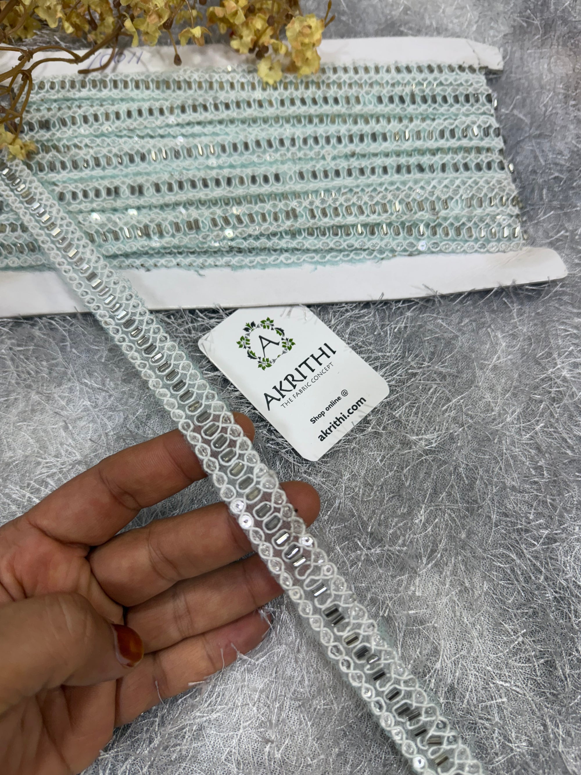 Embroidered lace 9 metres roll