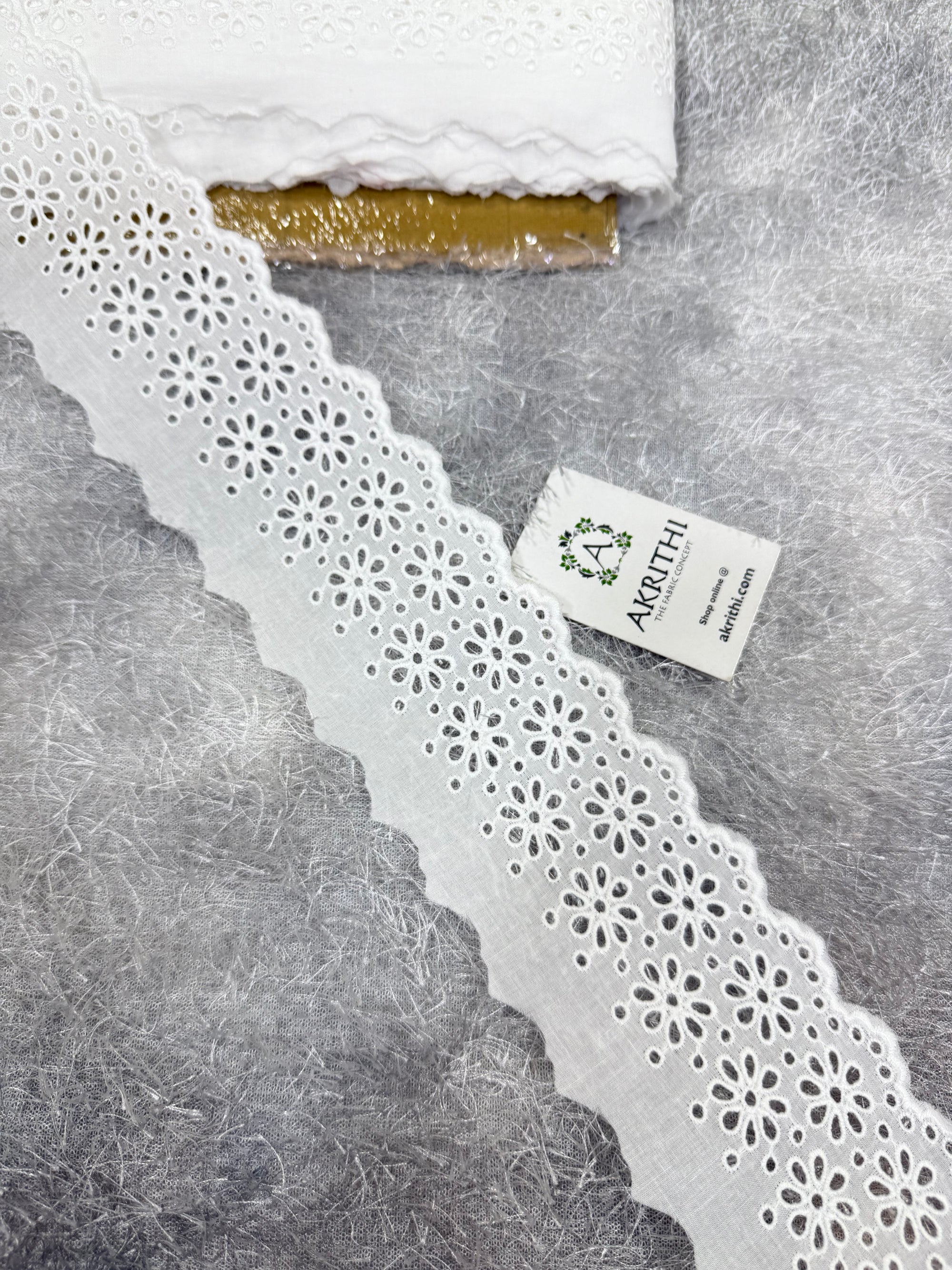 Lace per yard