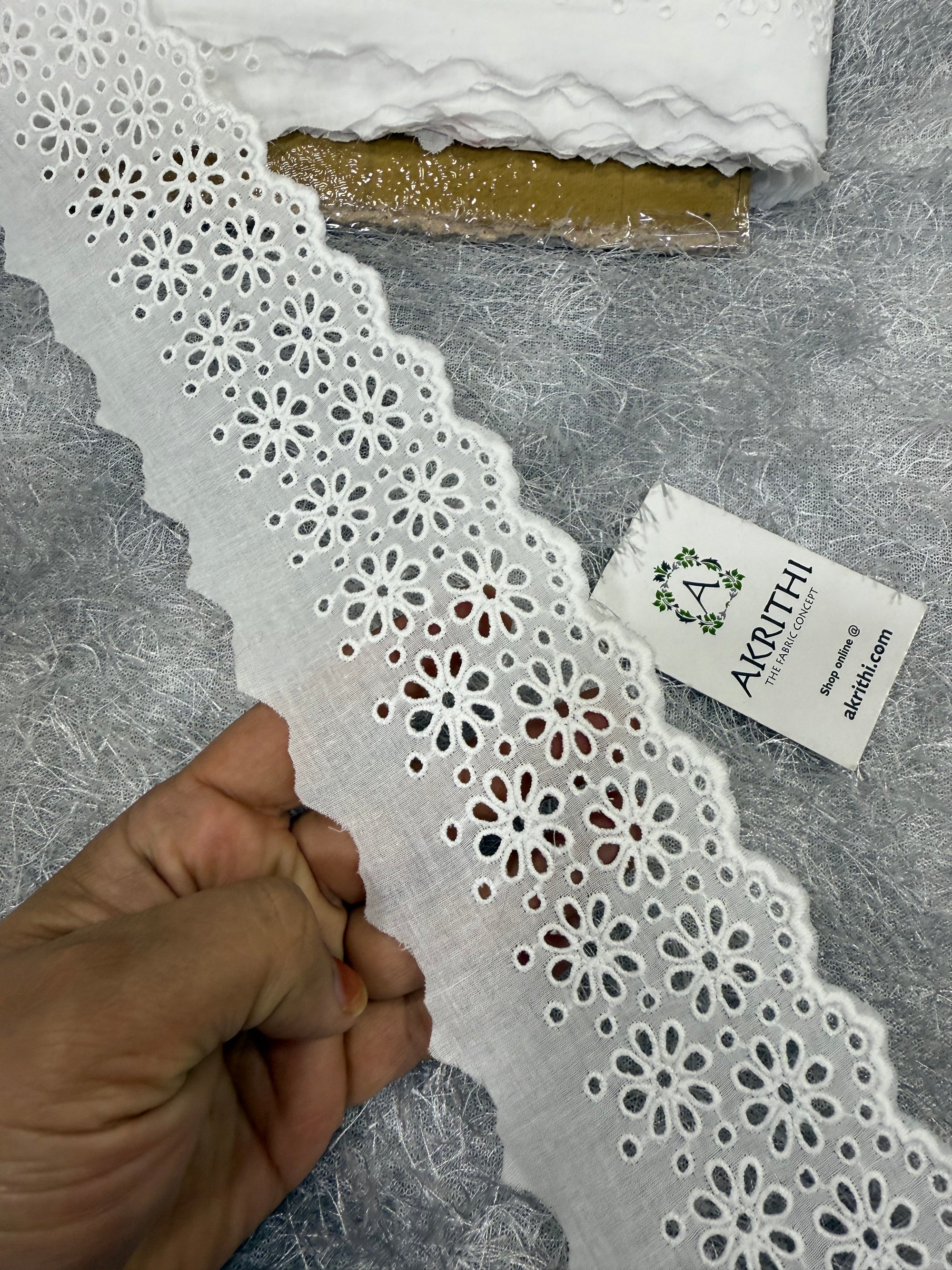 Lace per yard