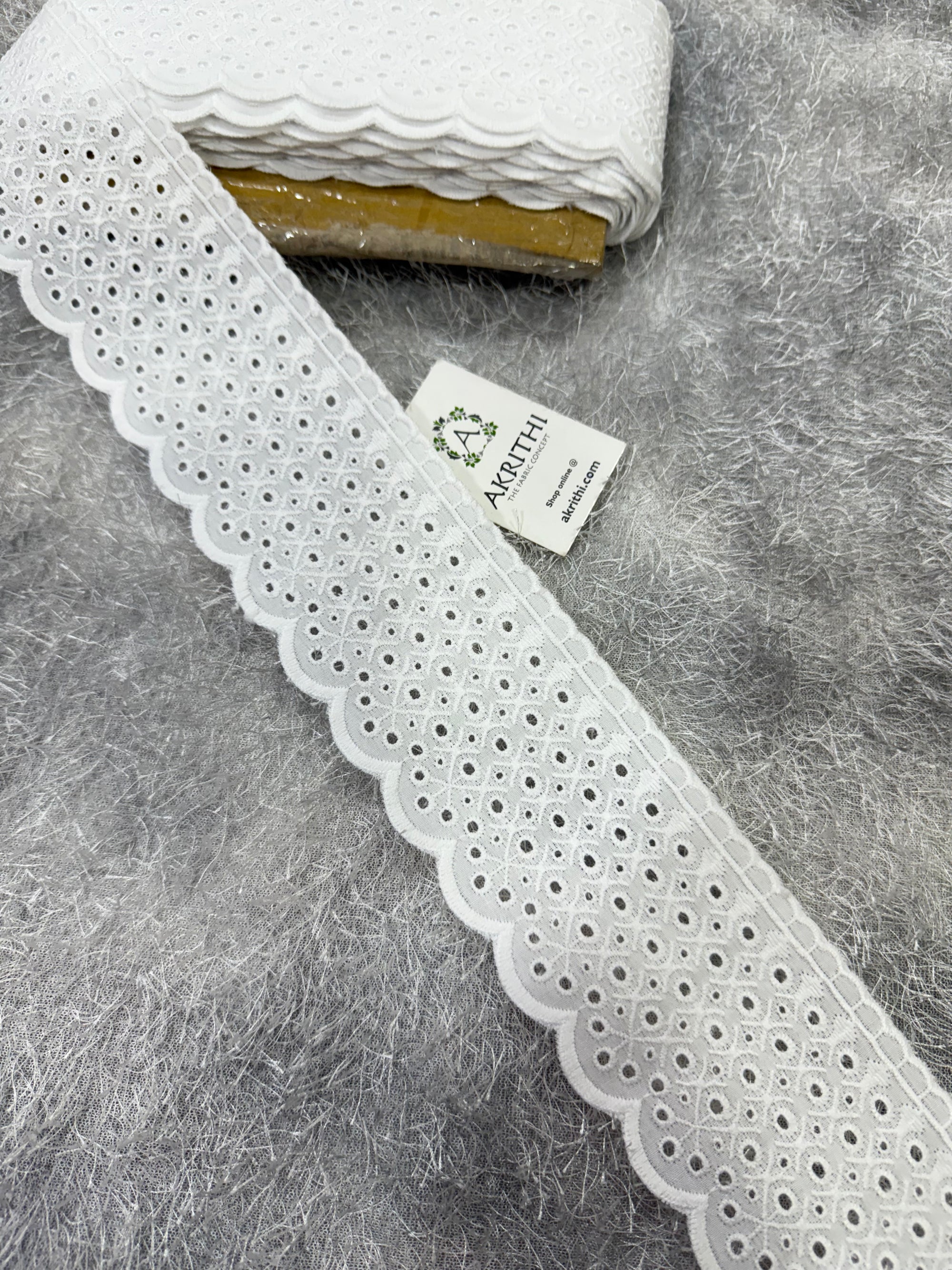 Lace per yard