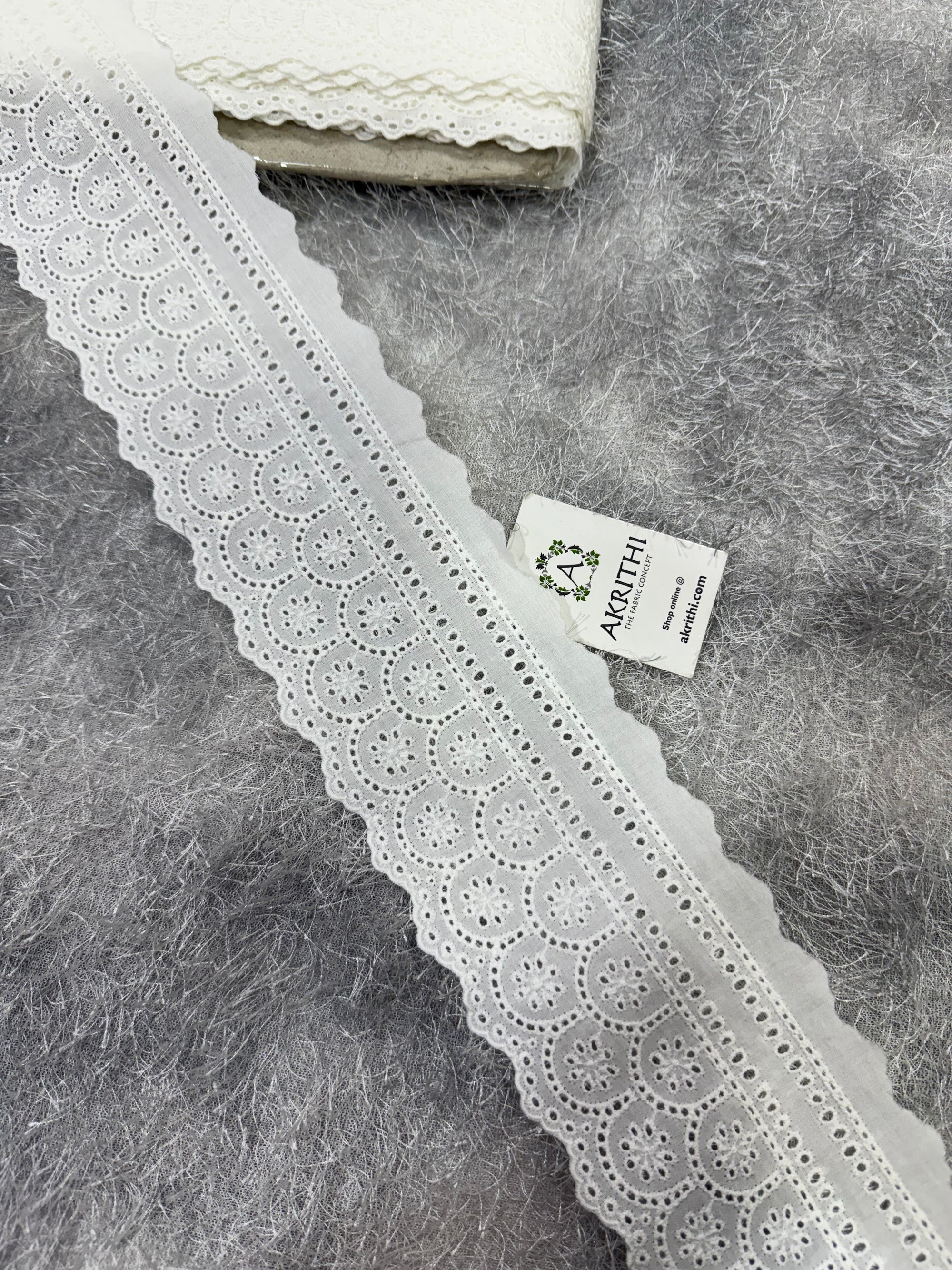 Lace per yard