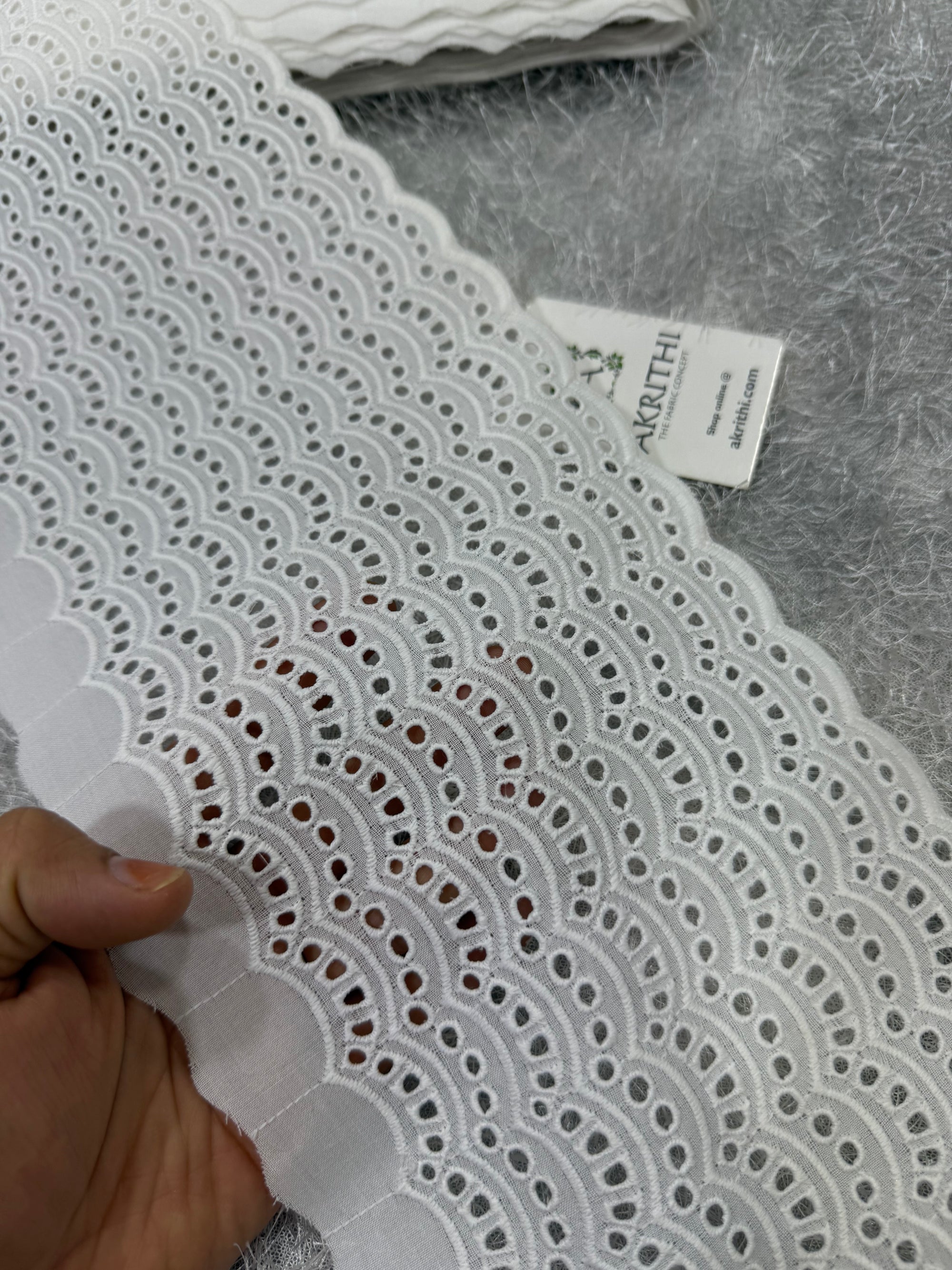 Lace per yard