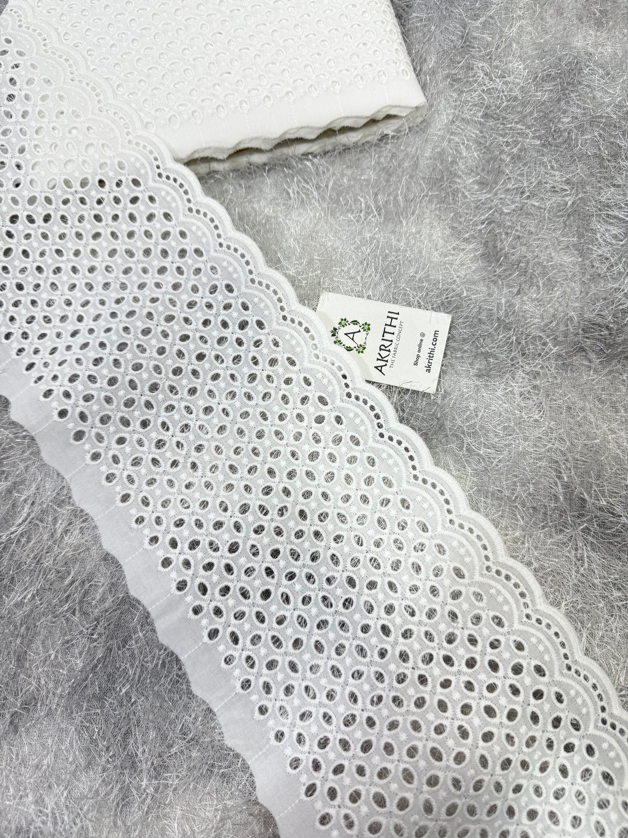 Lace per yard