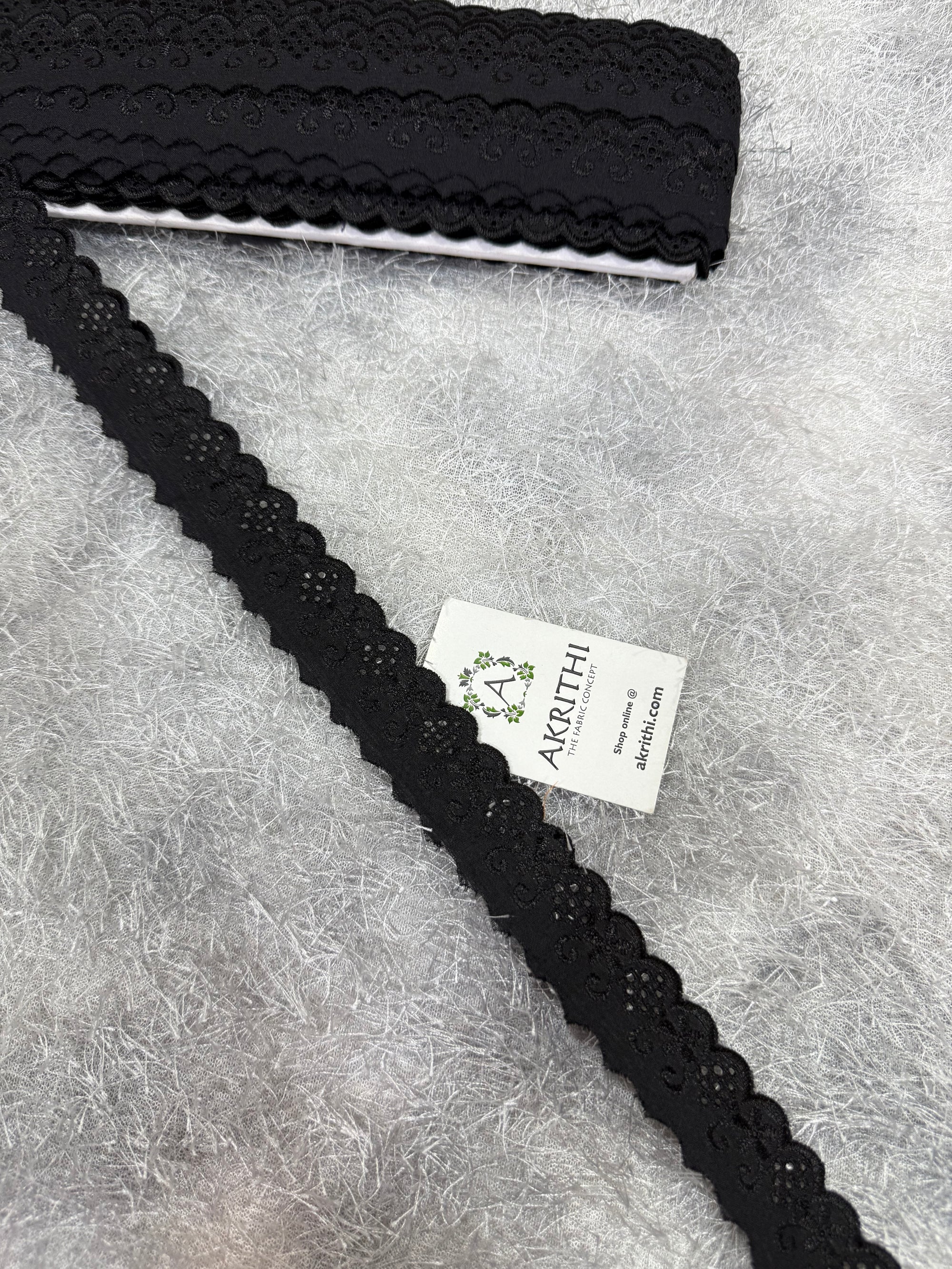 Lace per yard