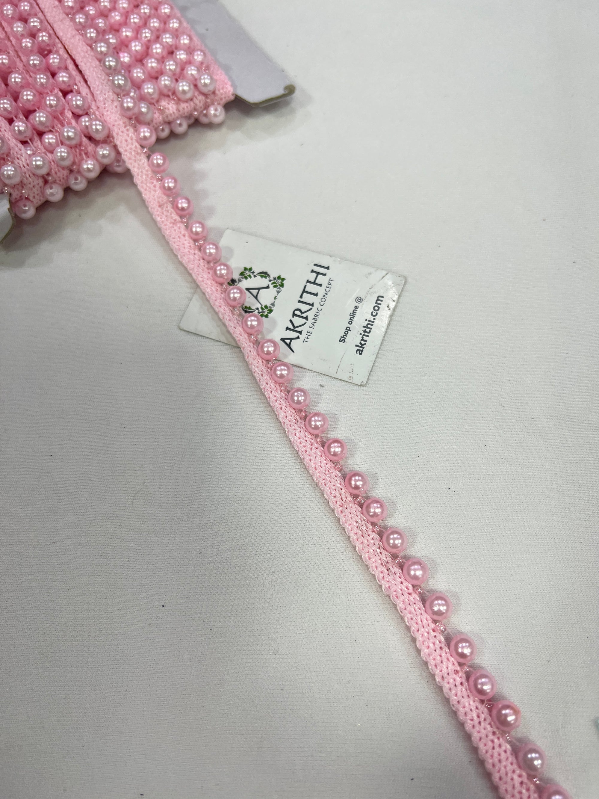 Pearl lace 9 metres roll
