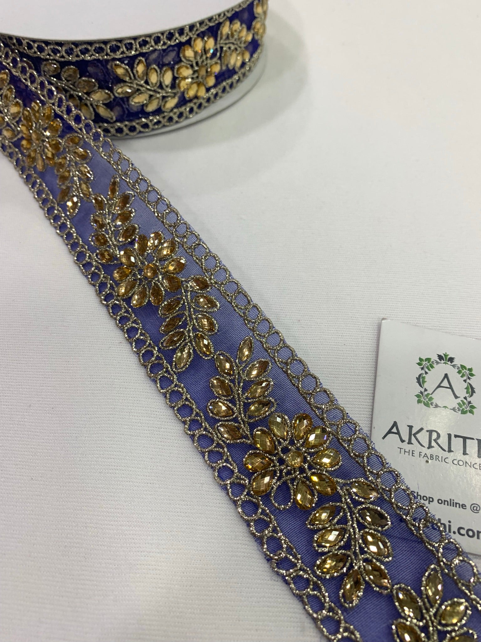 Embroidered lace 9 metres roll
