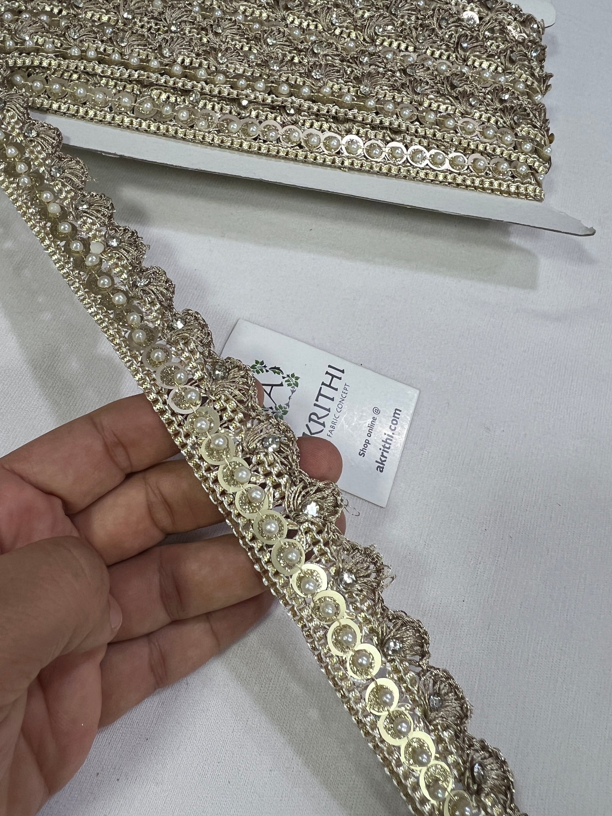 Embroidered lace 9 metres roll