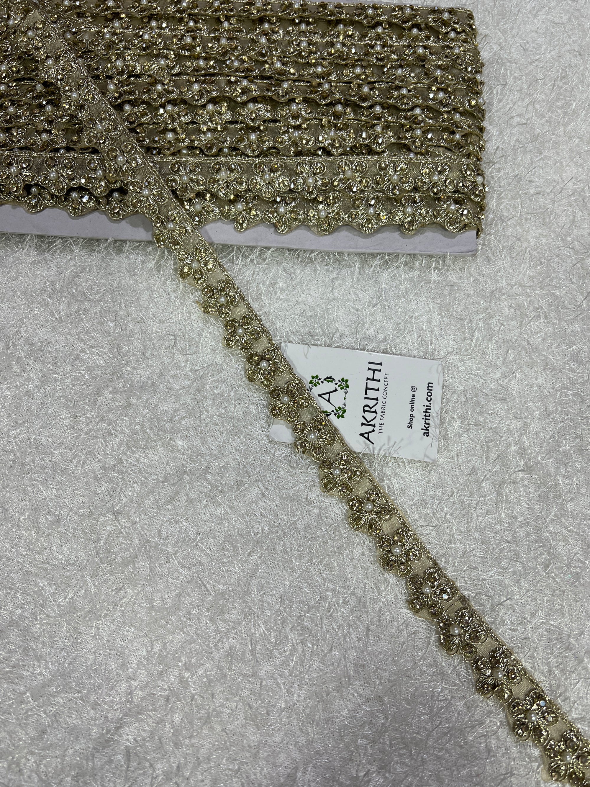 Embroidered lace 9 metres roll