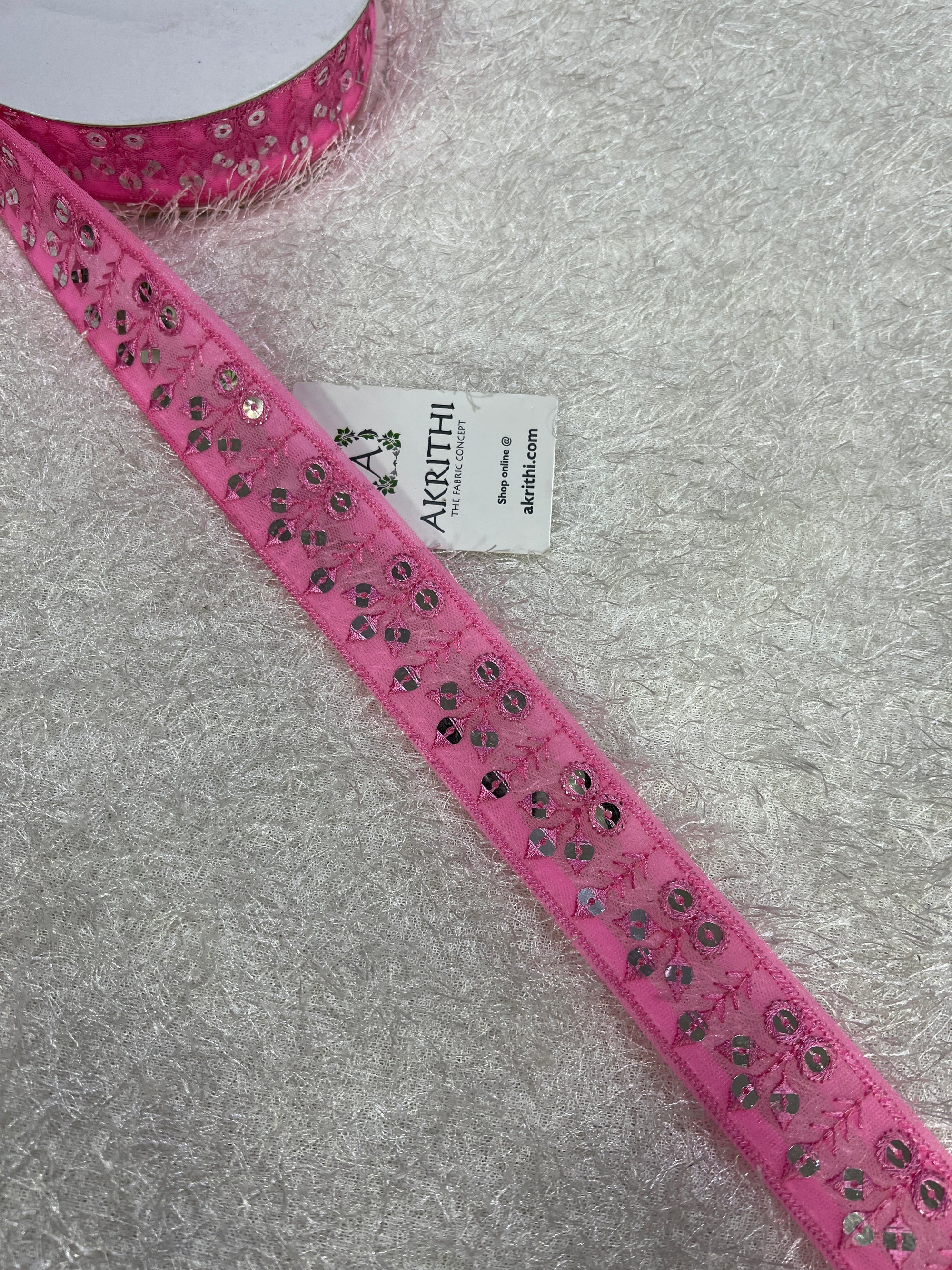 Embroidered lace 9 metres roll