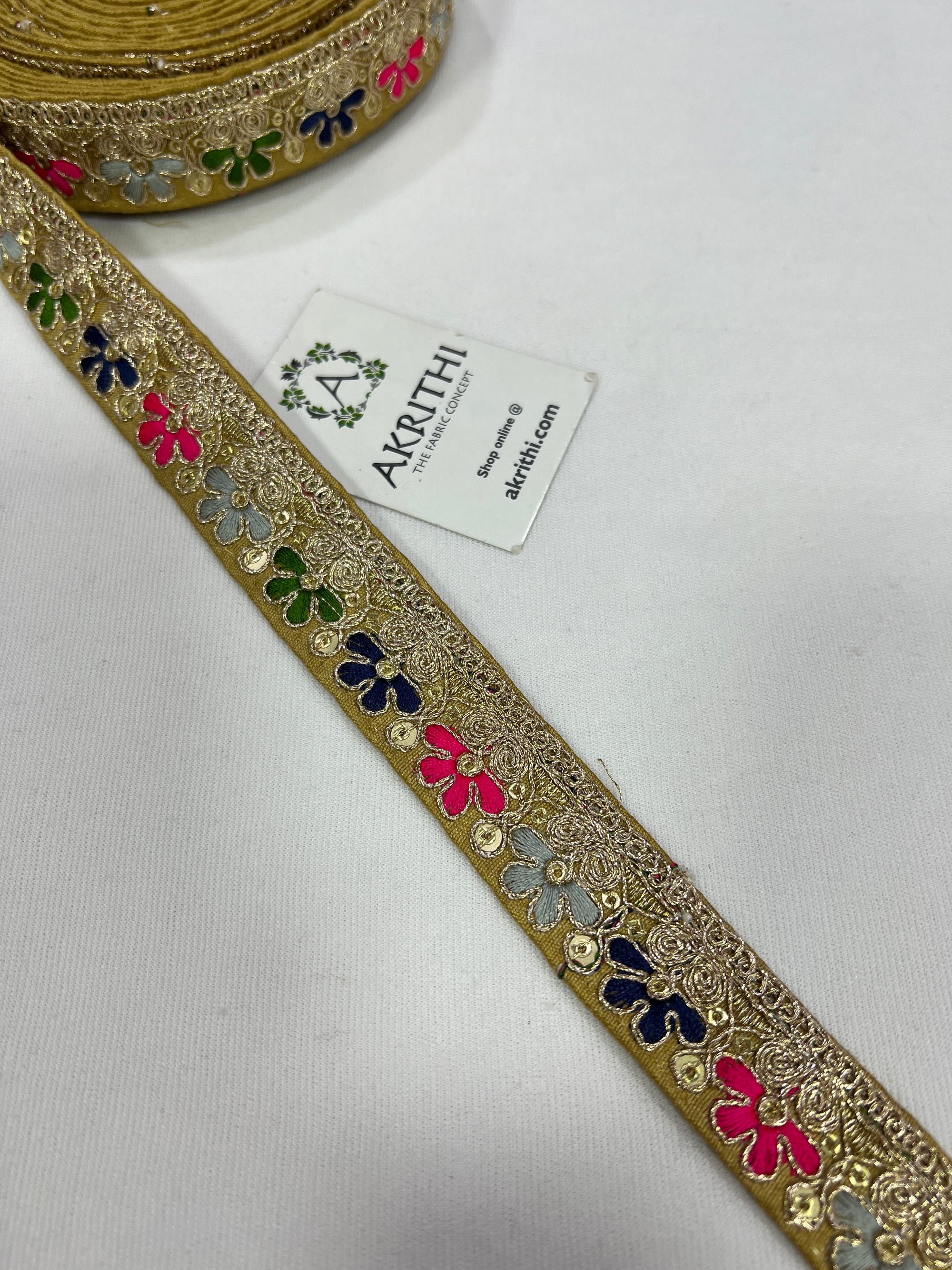 Embroidered lace 9 metres roll