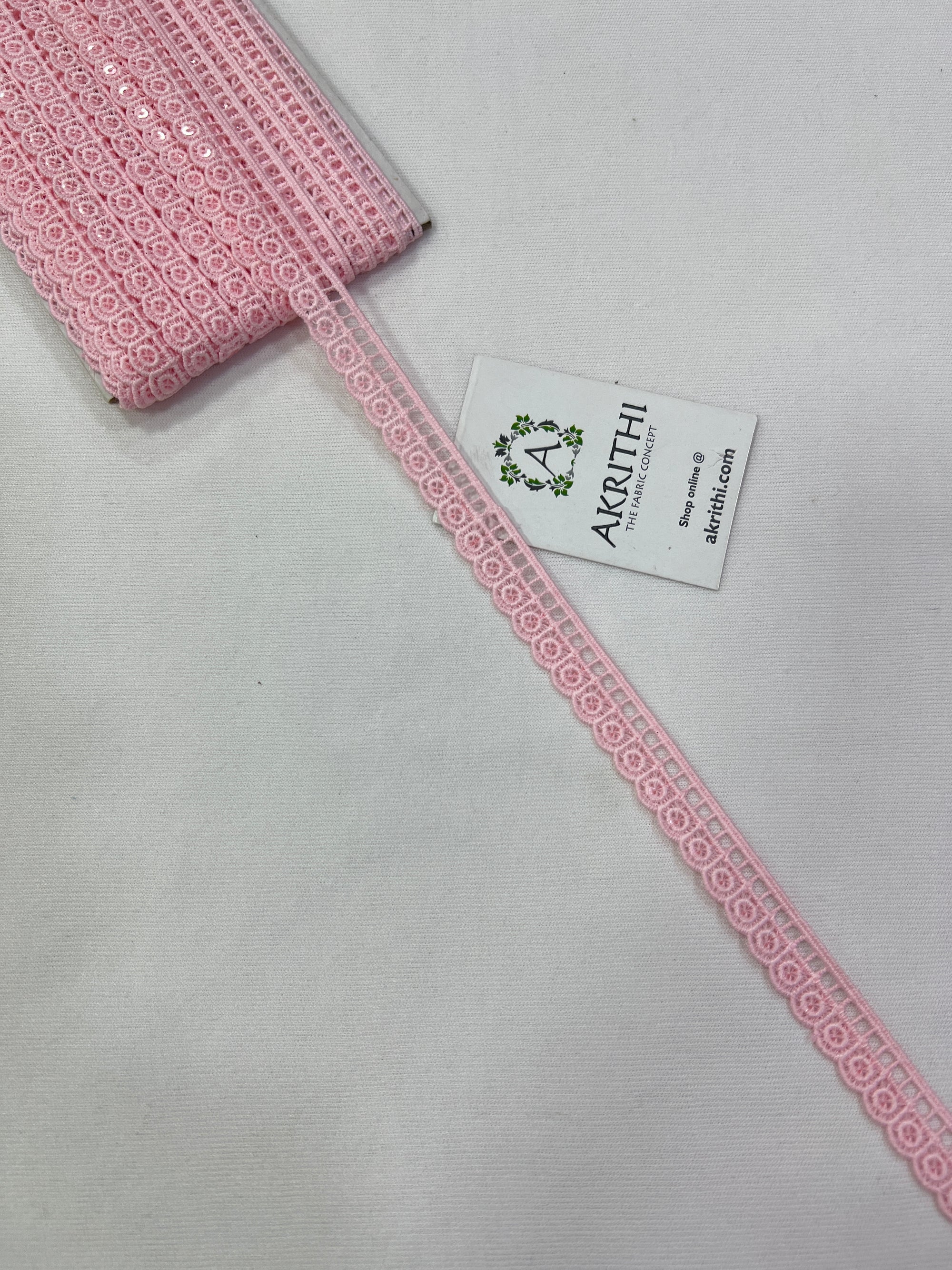 Lace per metre