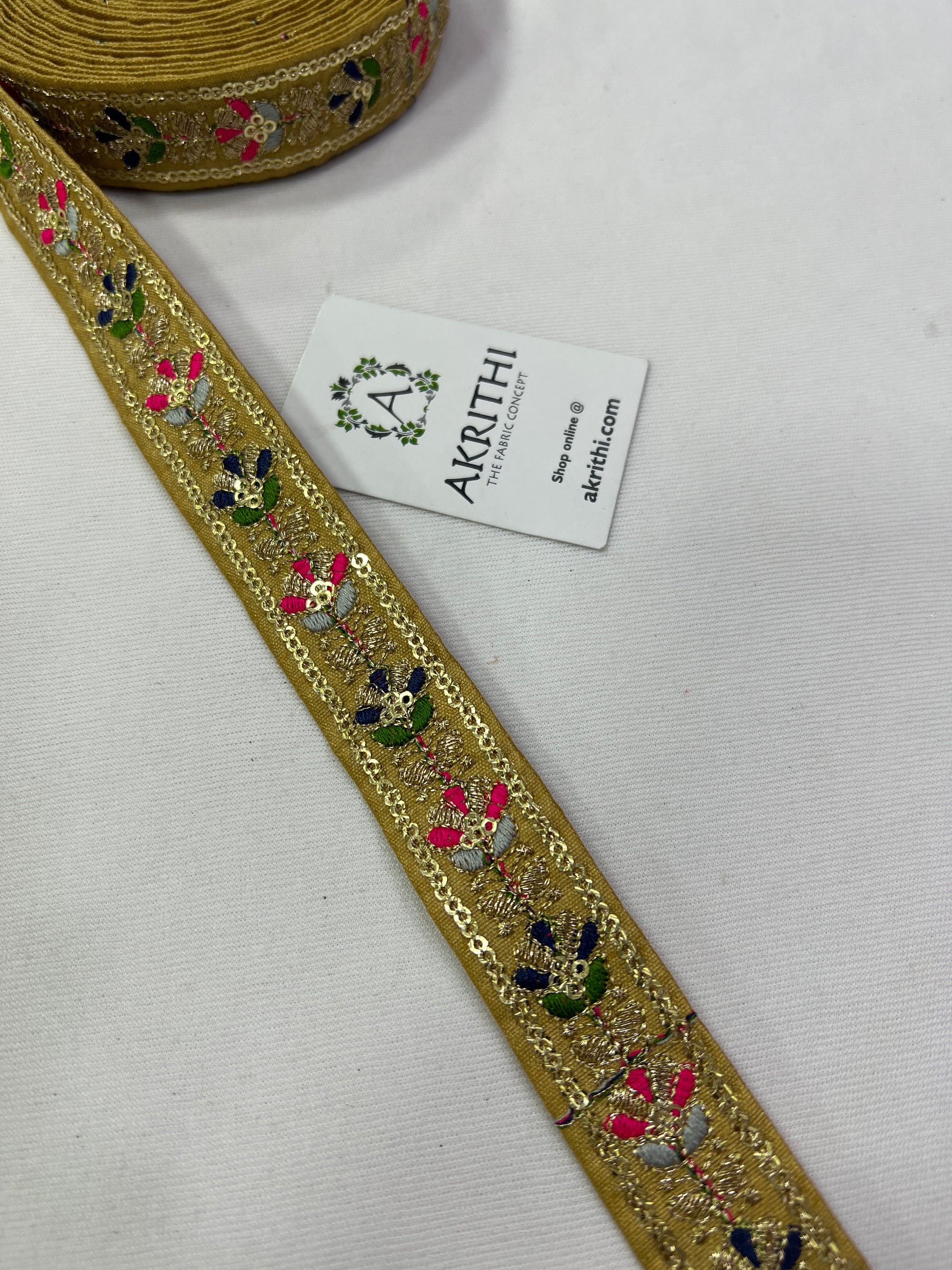 Embroidered lace 9 metres roll