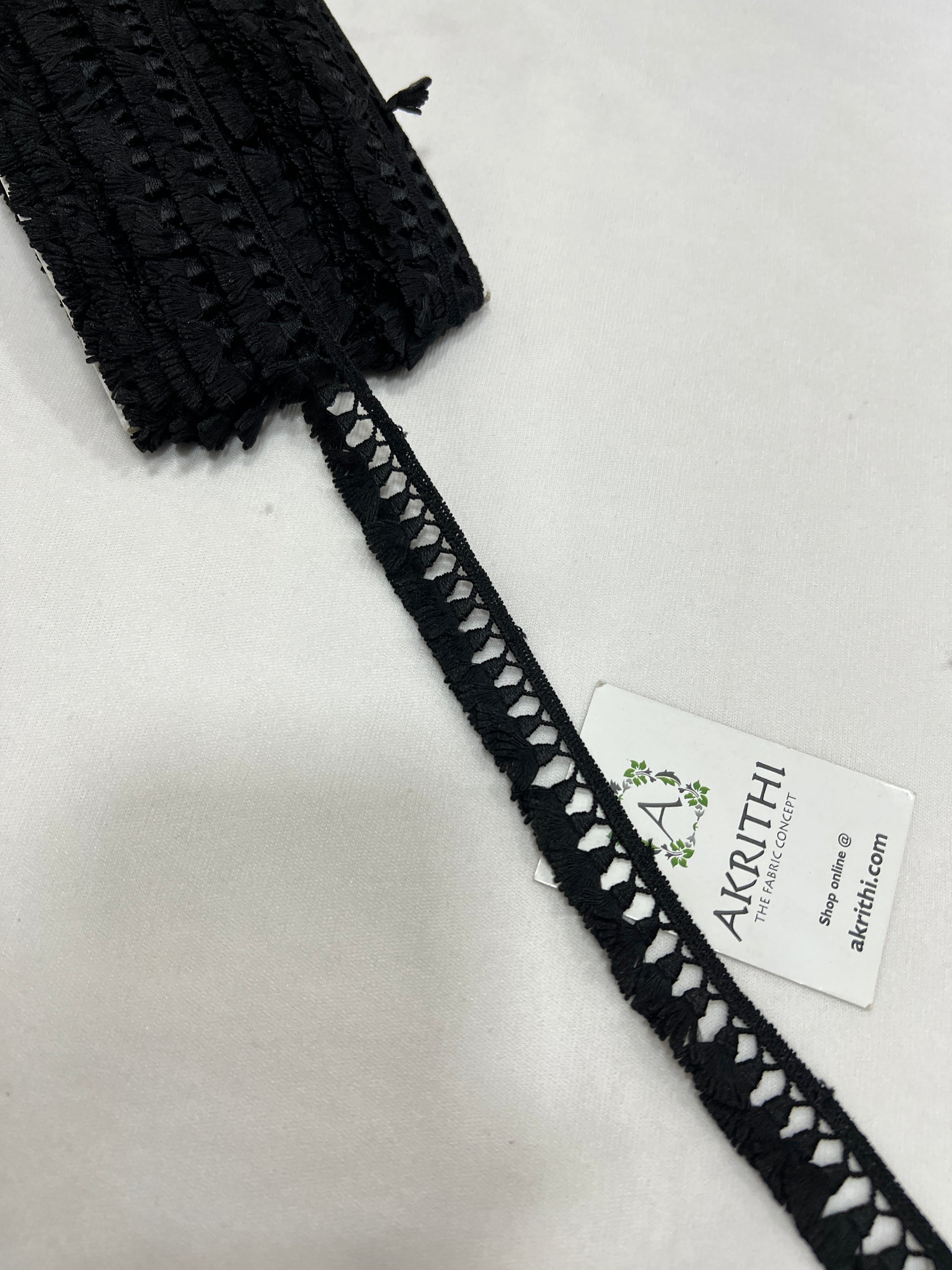Lace per metre