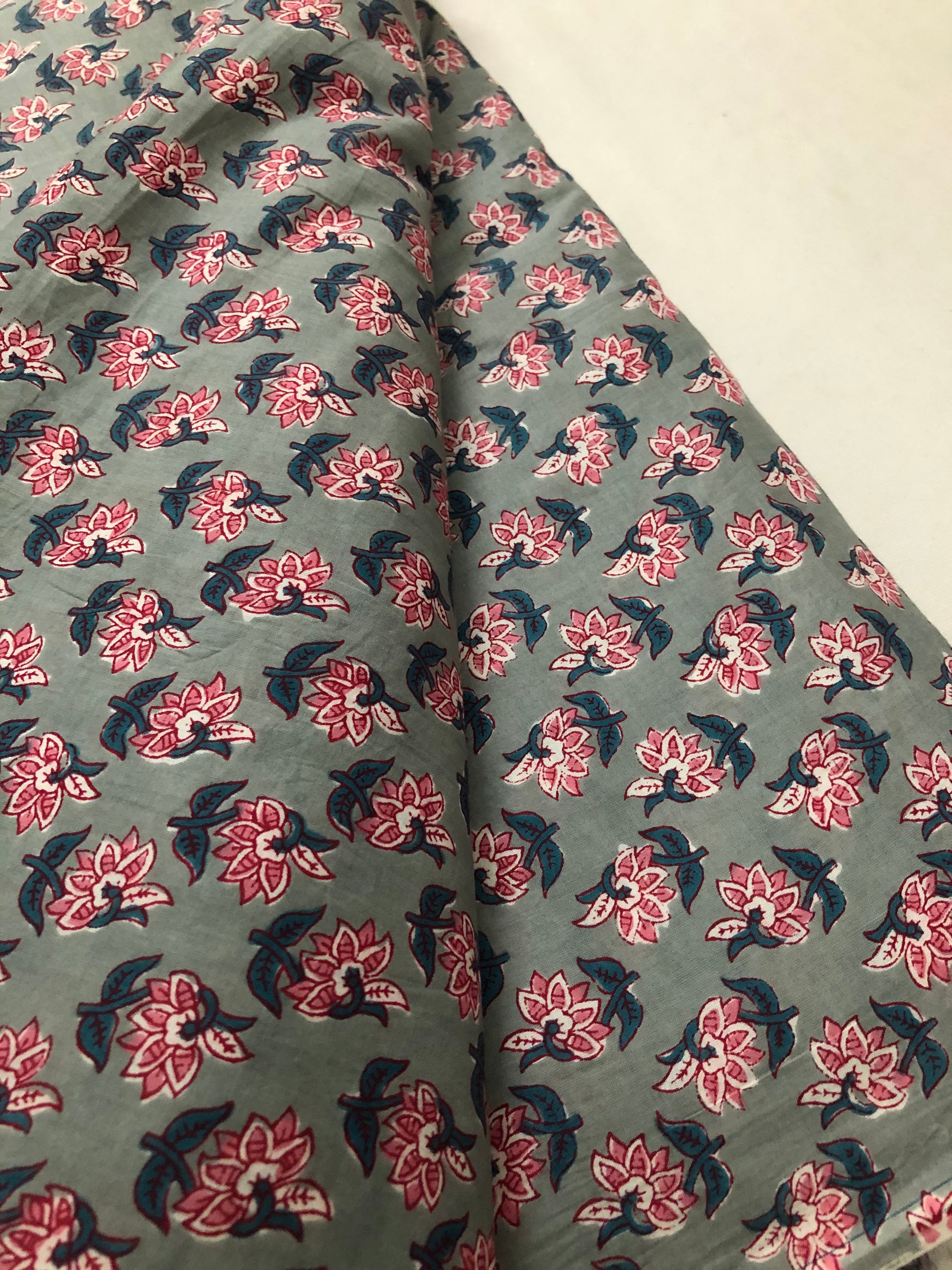 Printed cotton fabric 1.5 metres cut