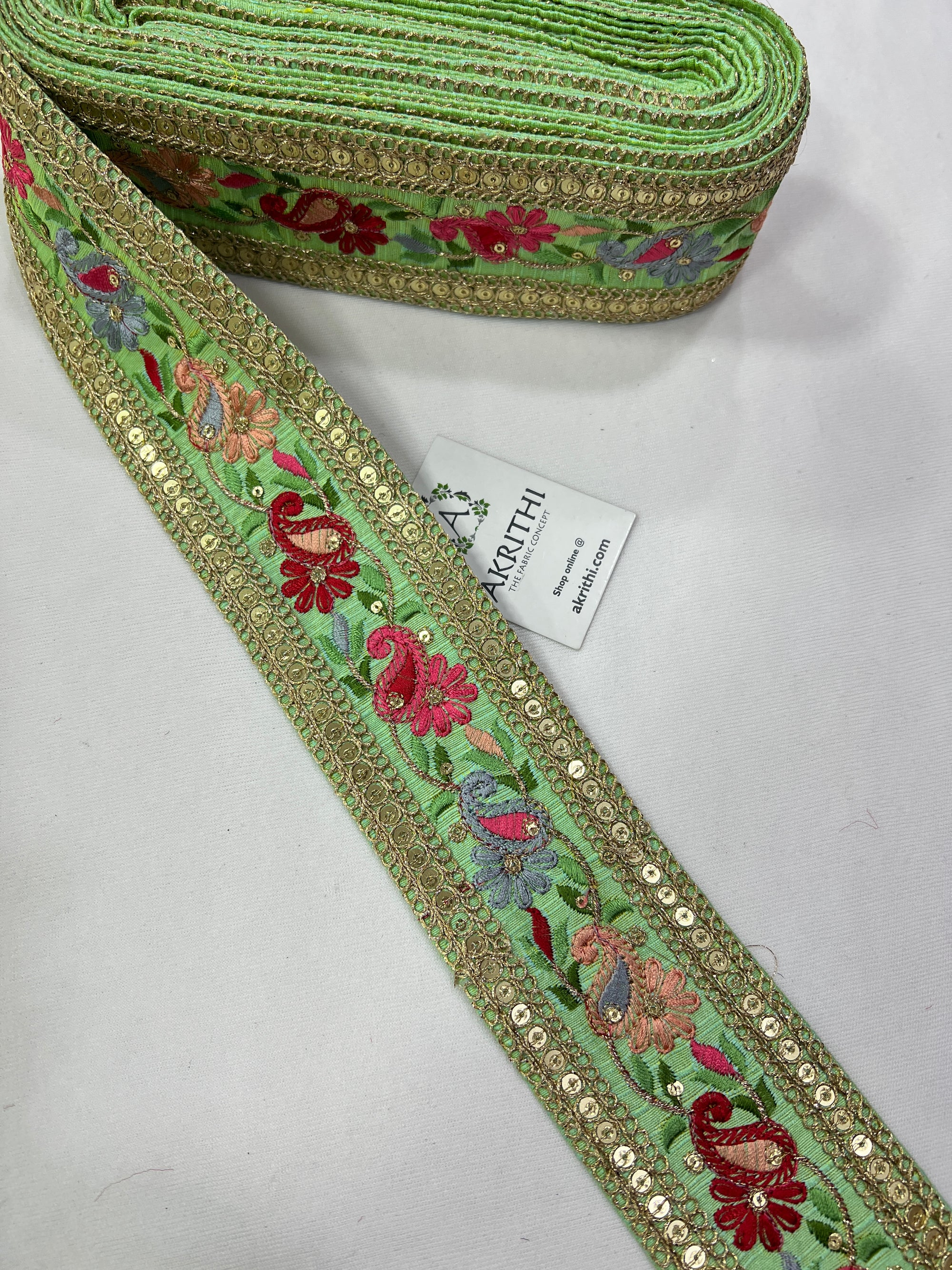 Embroidered lace 9 metres roll