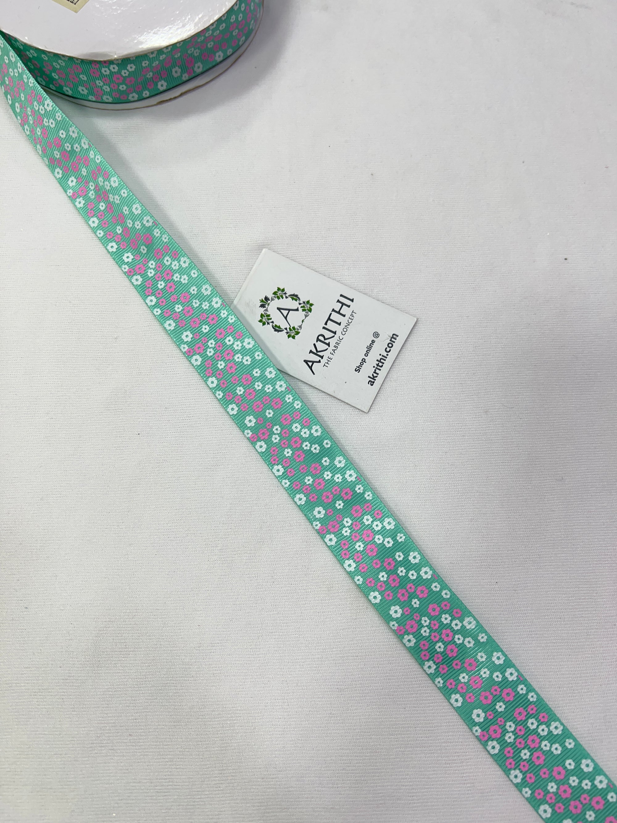 Lace per metre