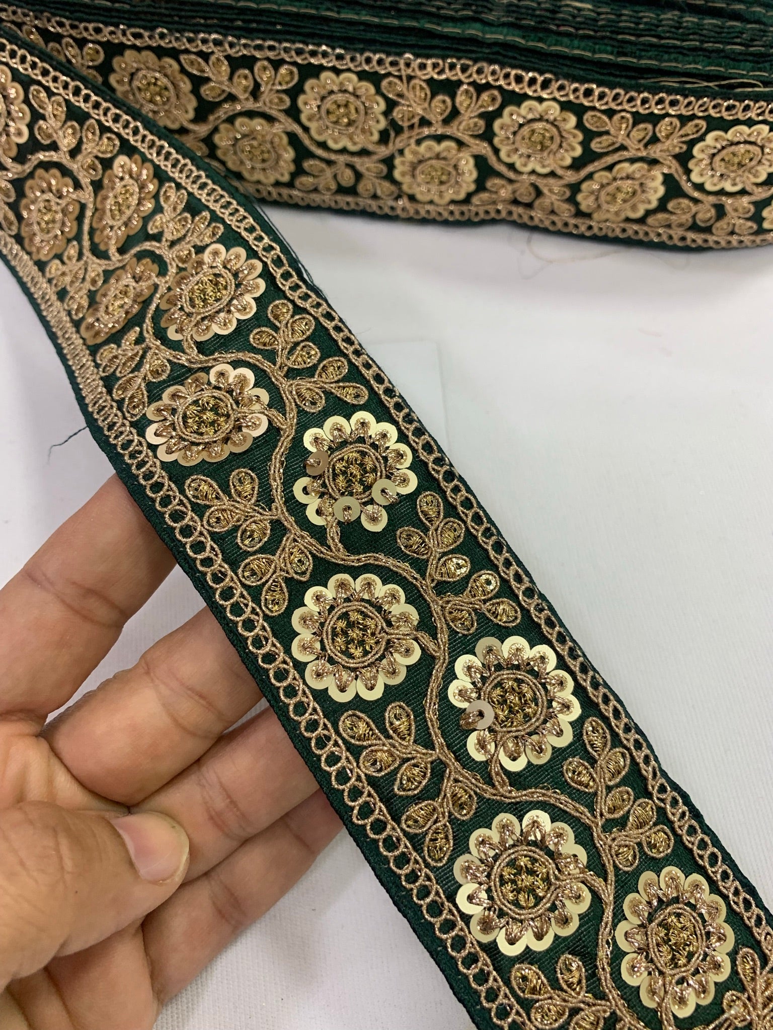 Embroidered lace 9 metres roll