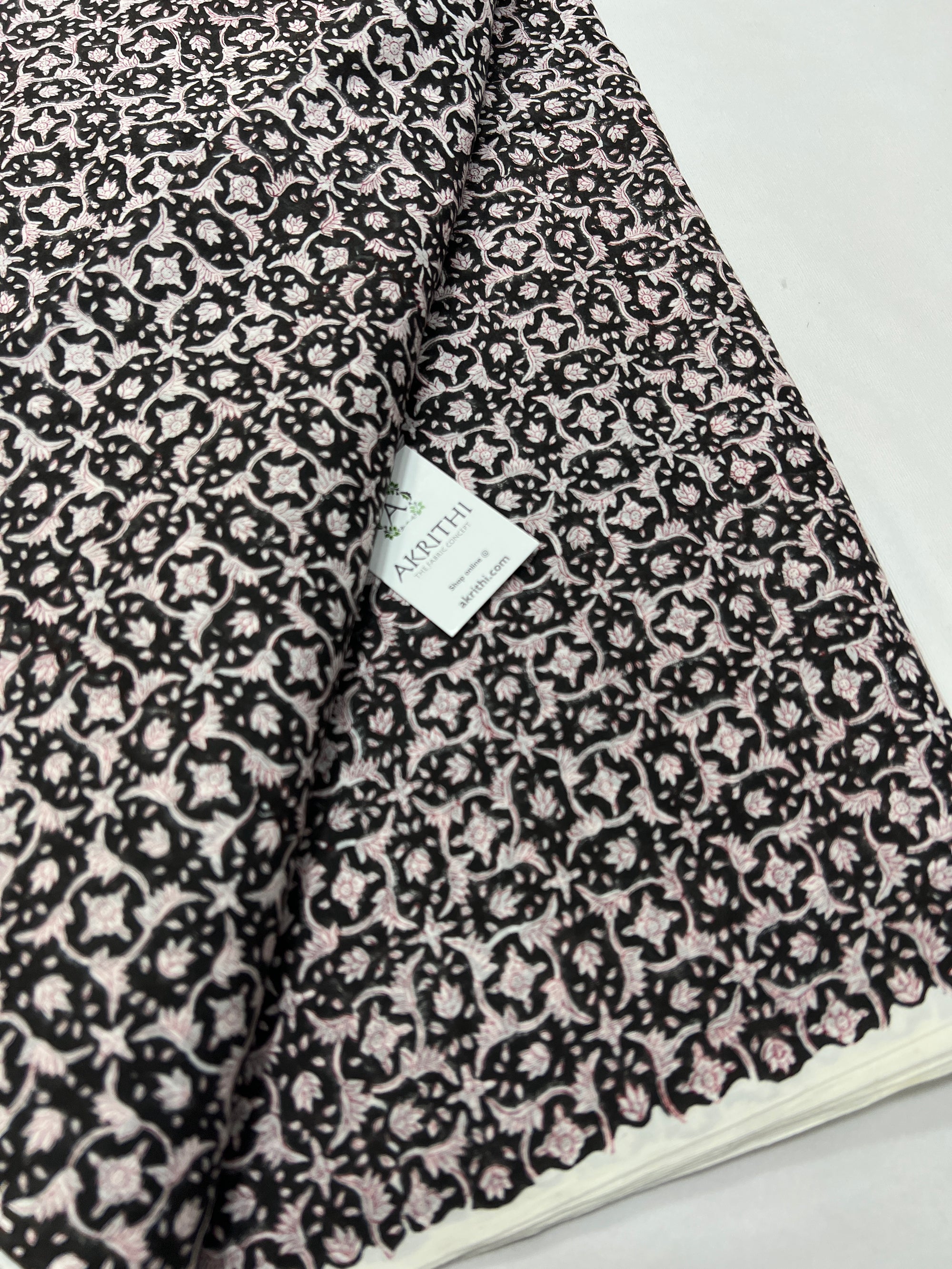 Printed pure mul cotton fabric
