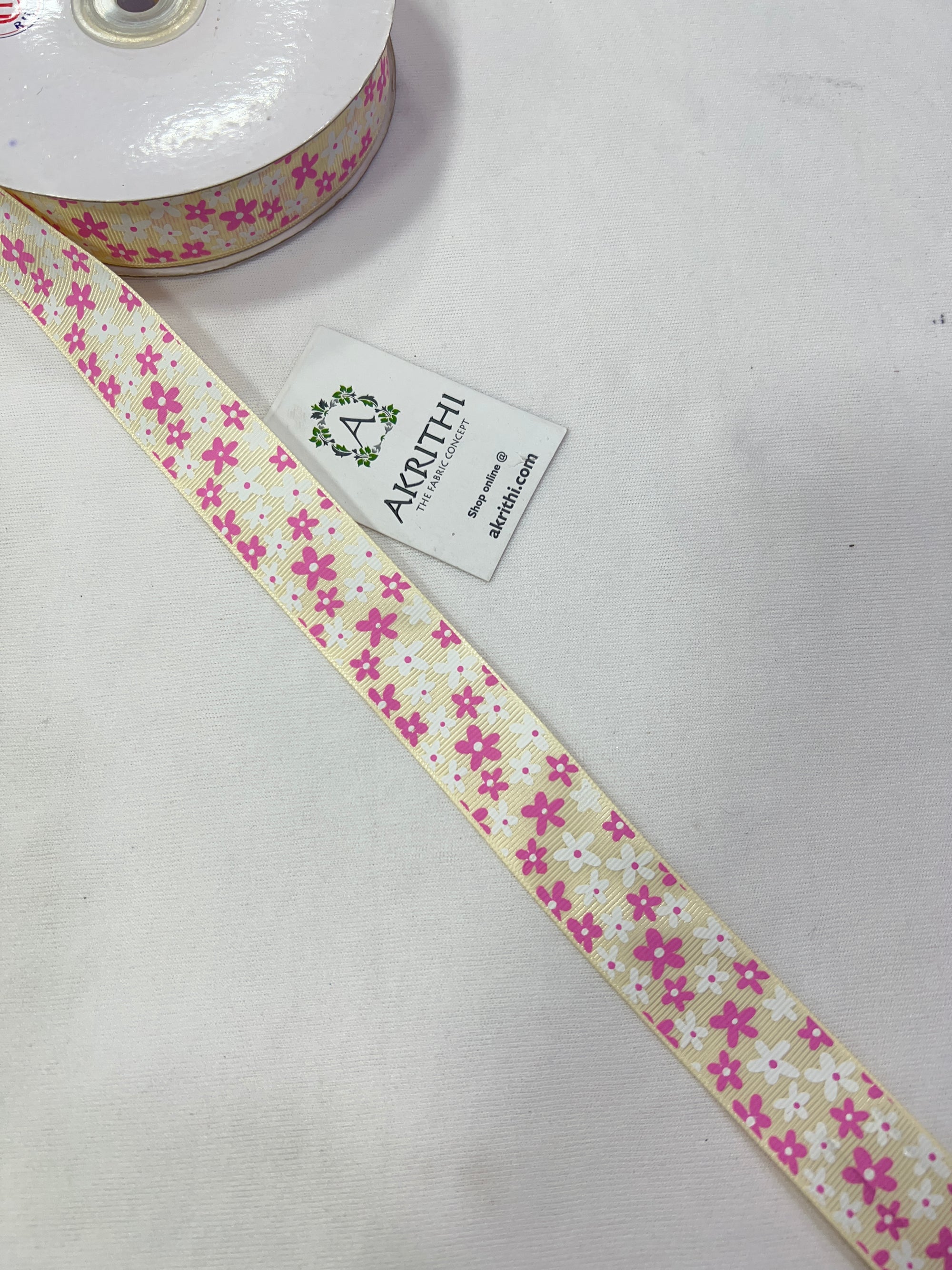 Lace per metre