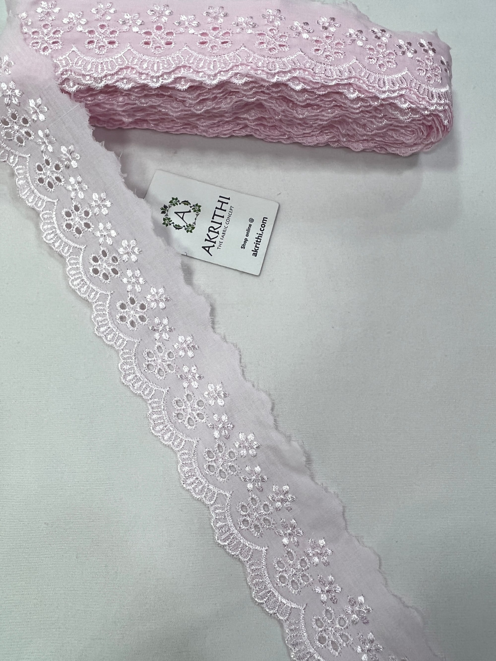 Cotton lace per metre